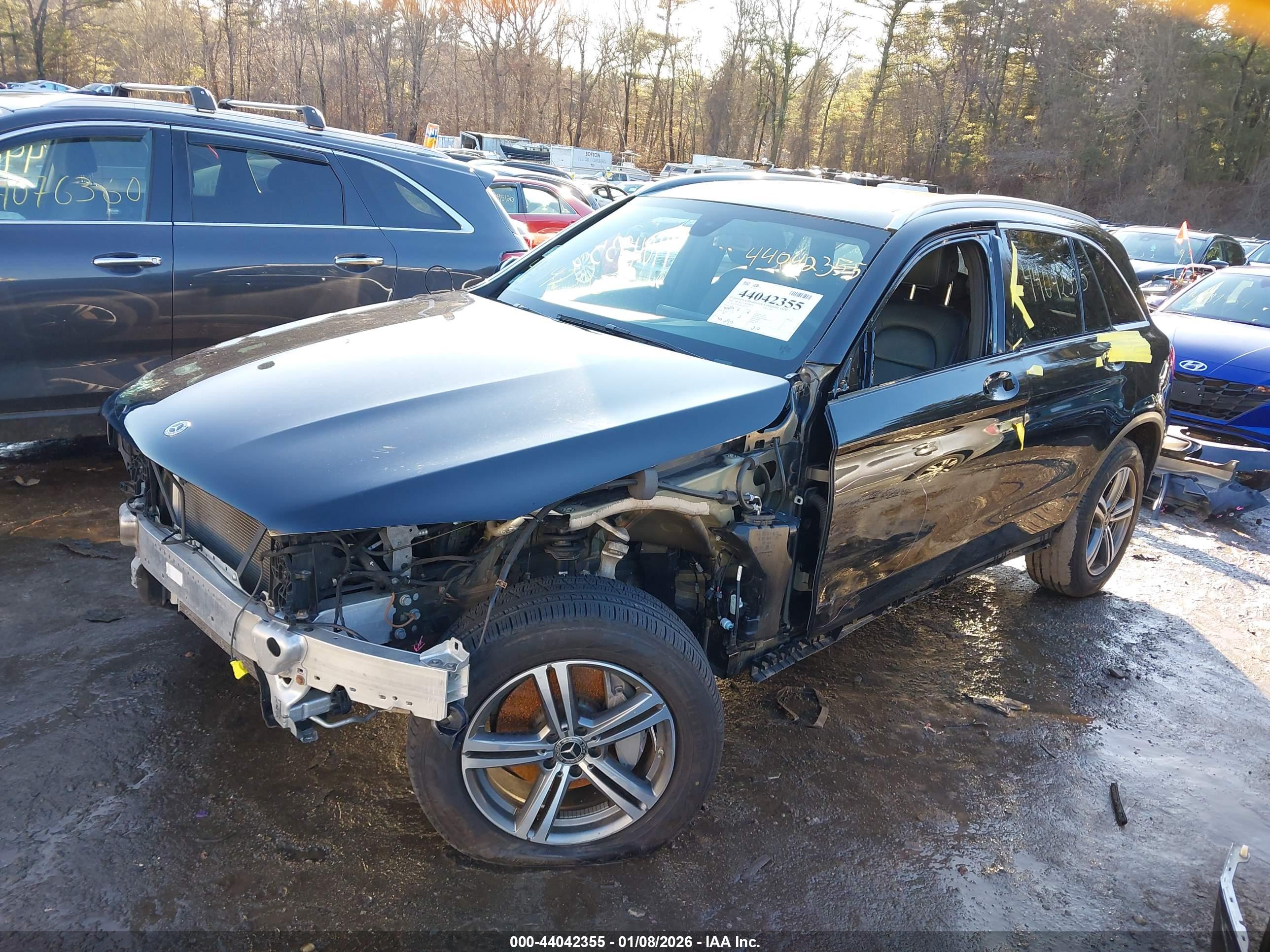 MERCEDES-BENZ GLC image 2