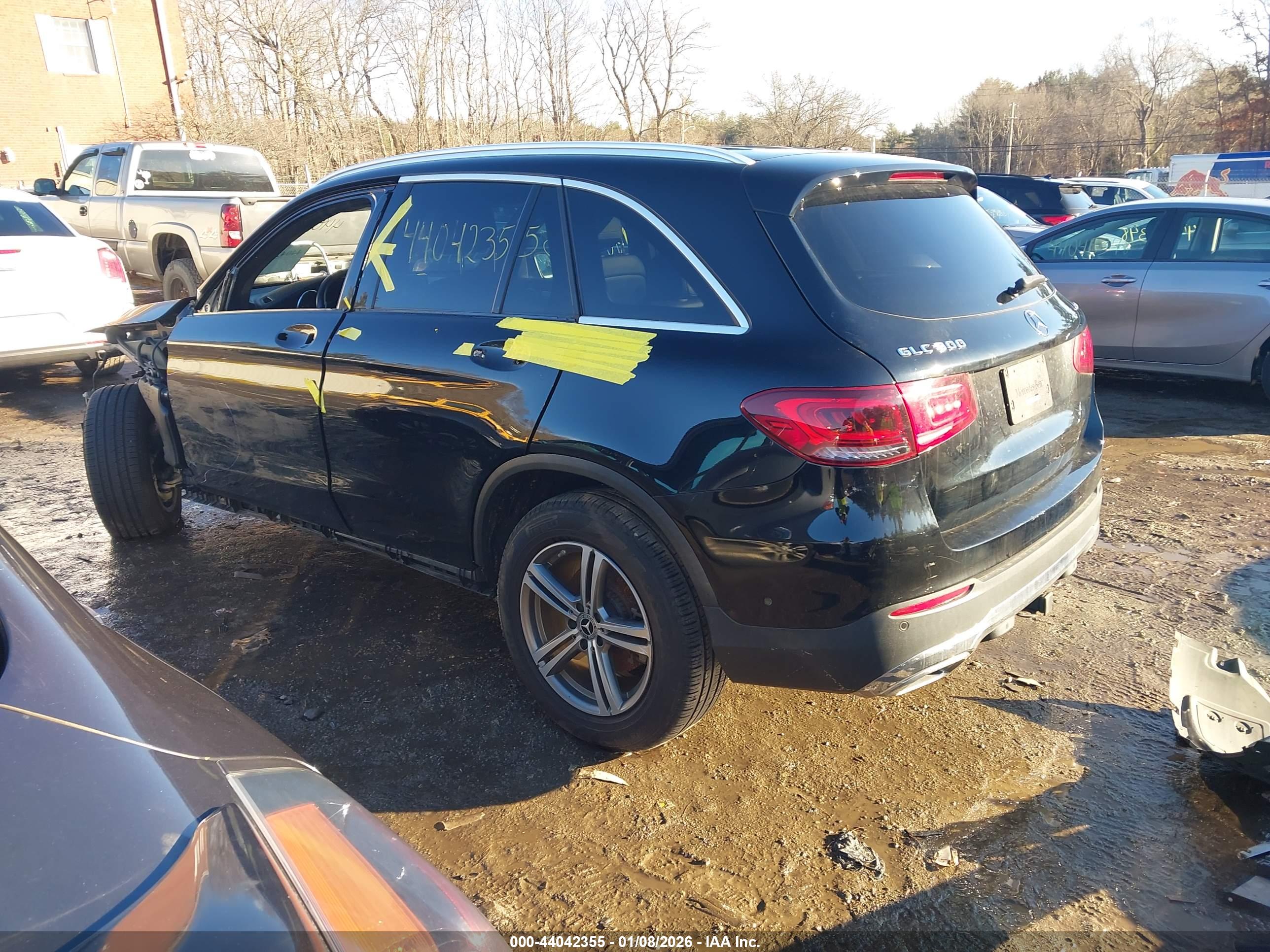 MERCEDES-BENZ GLC image 3