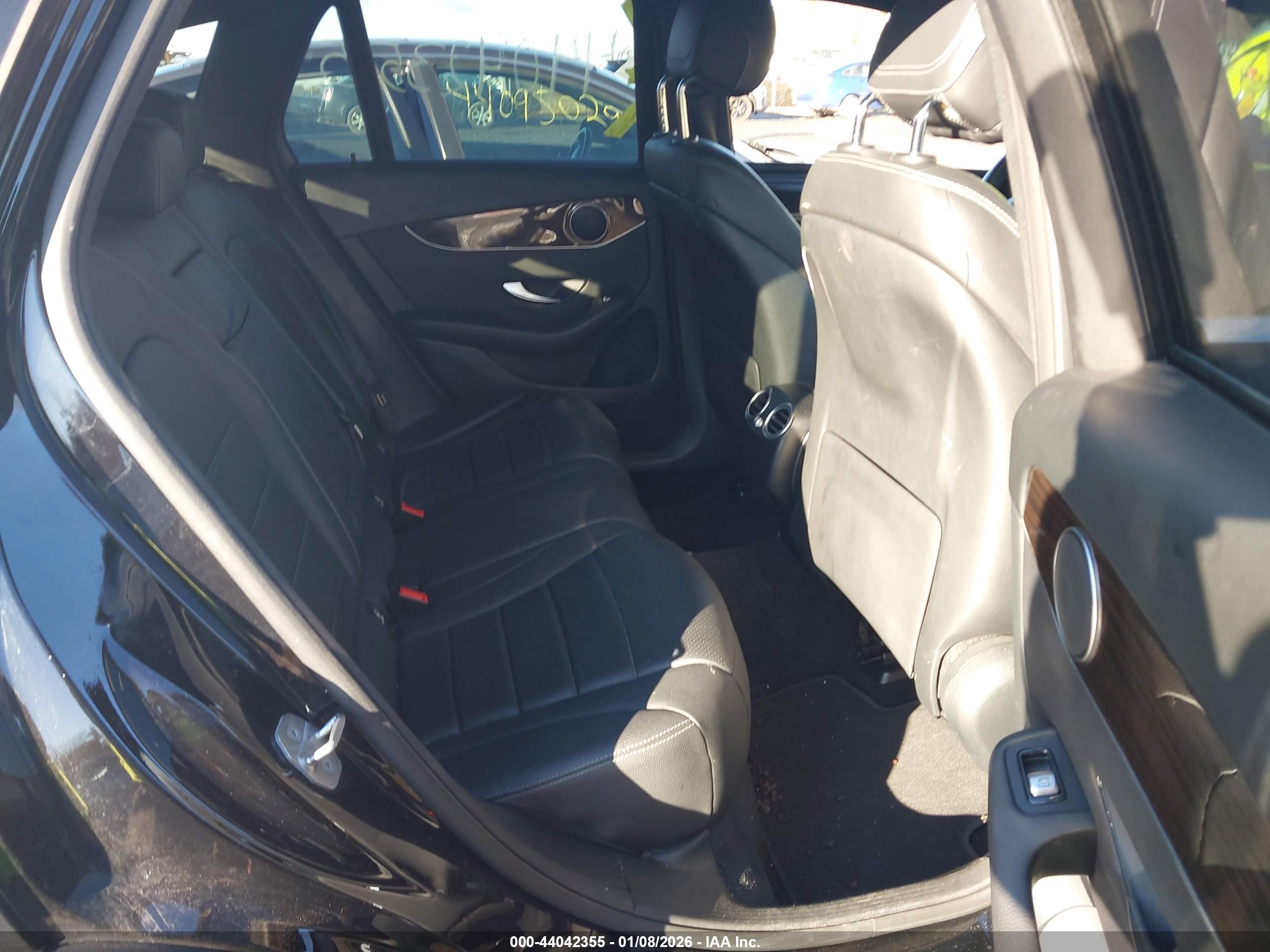 MERCEDES-BENZ GLC image 8