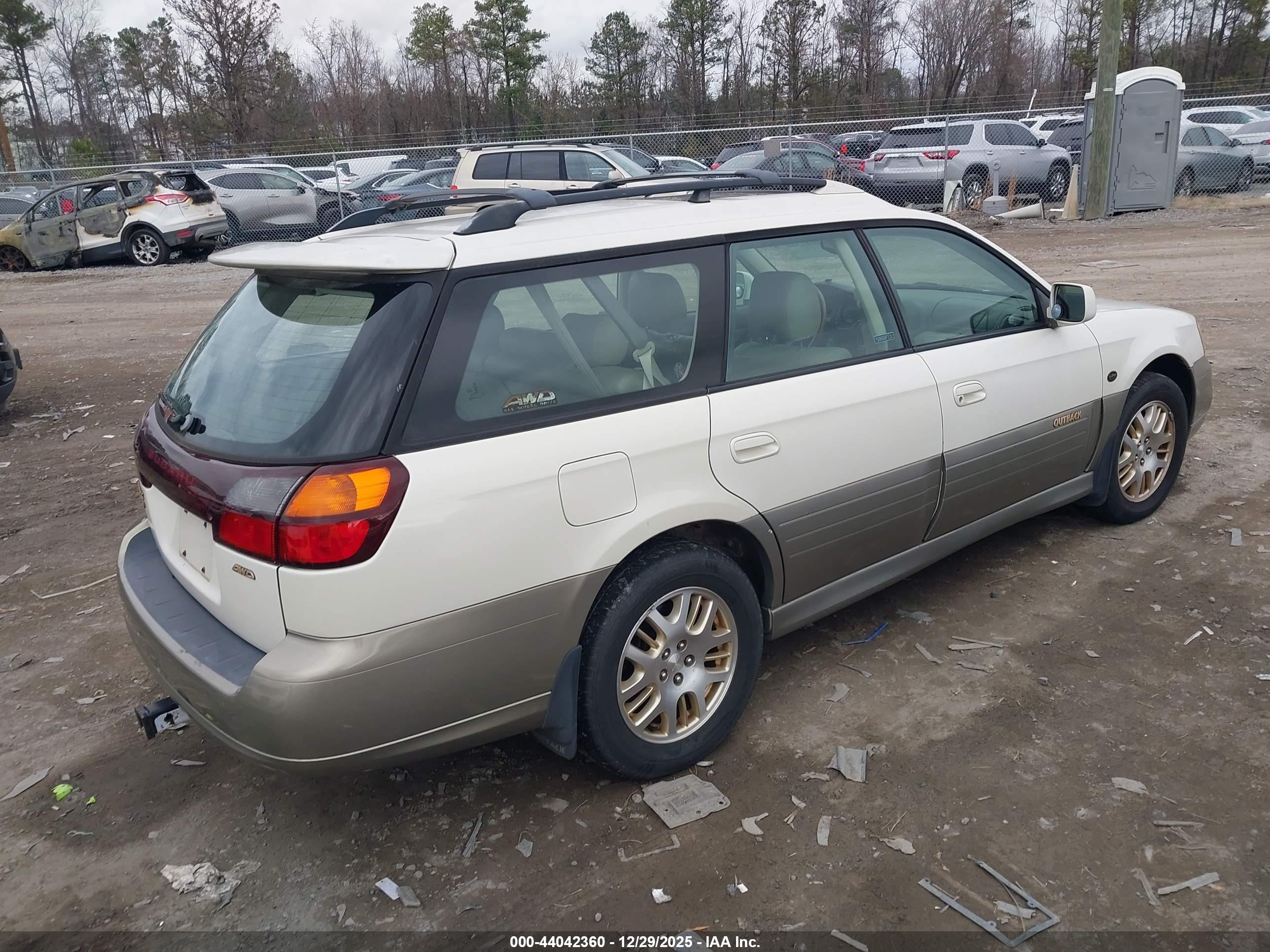 SUBARU OUTBACK image 4
