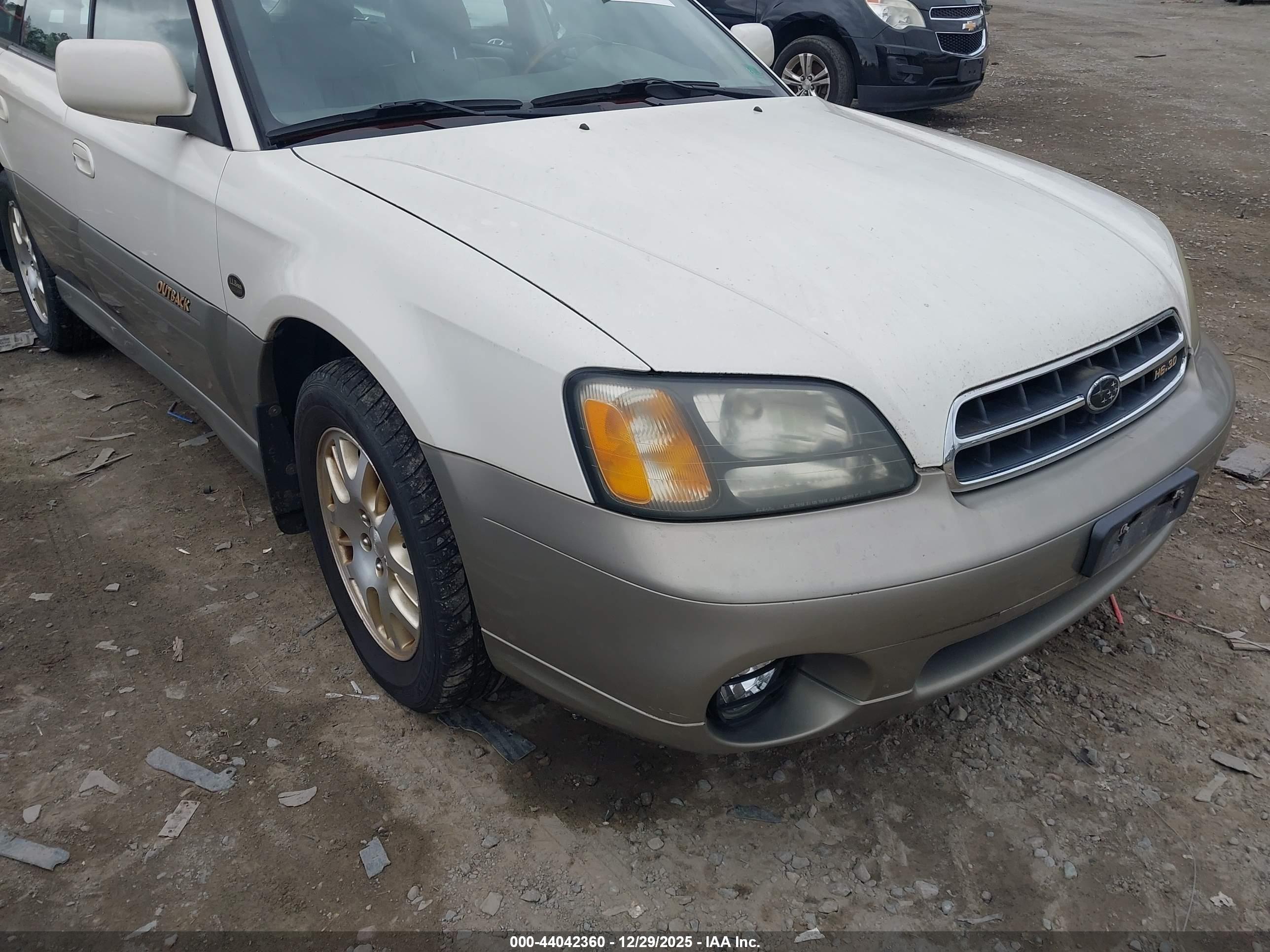 SUBARU OUTBACK image 6