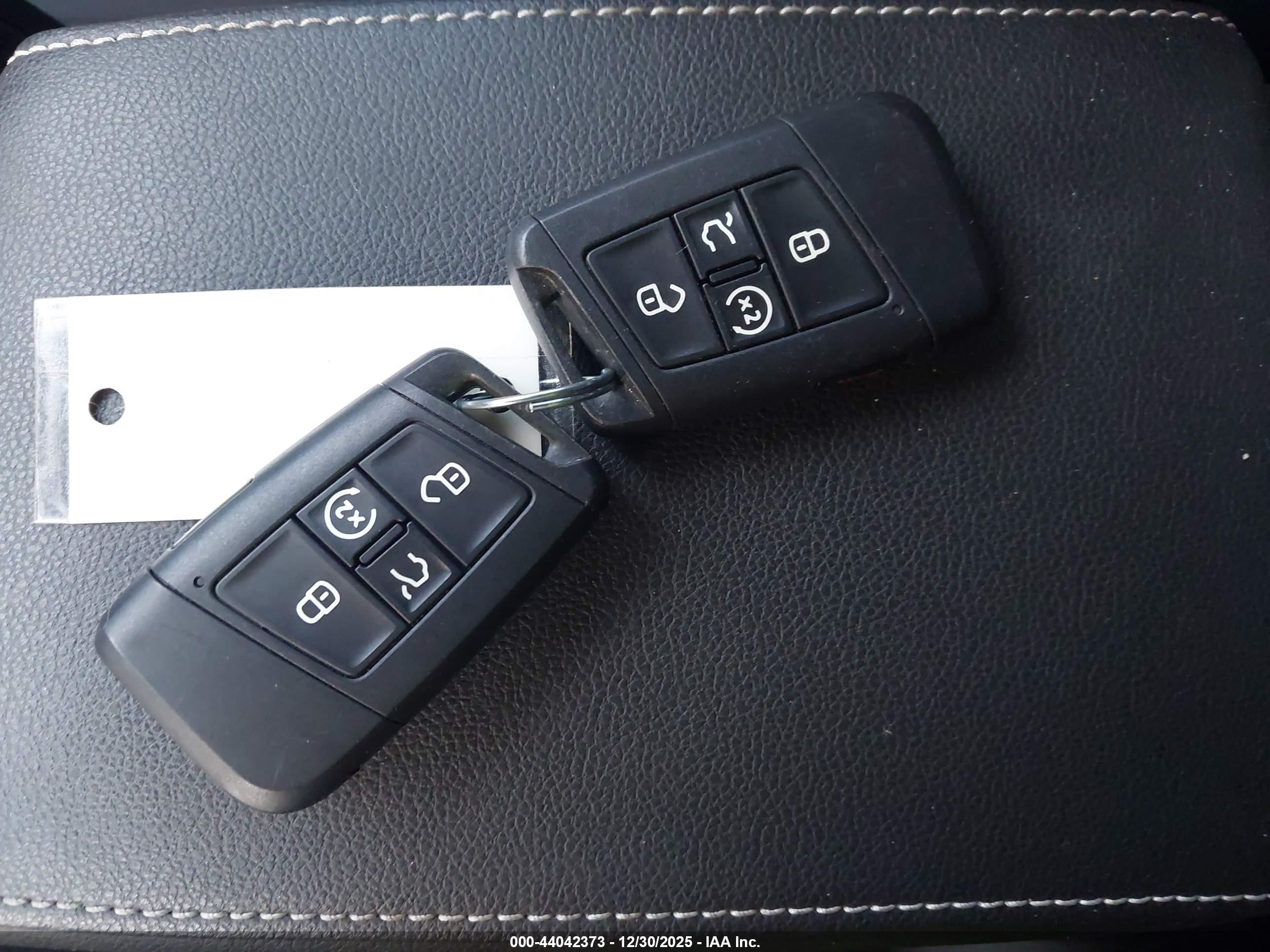 VOLKSWAGEN TIGUAN image 11