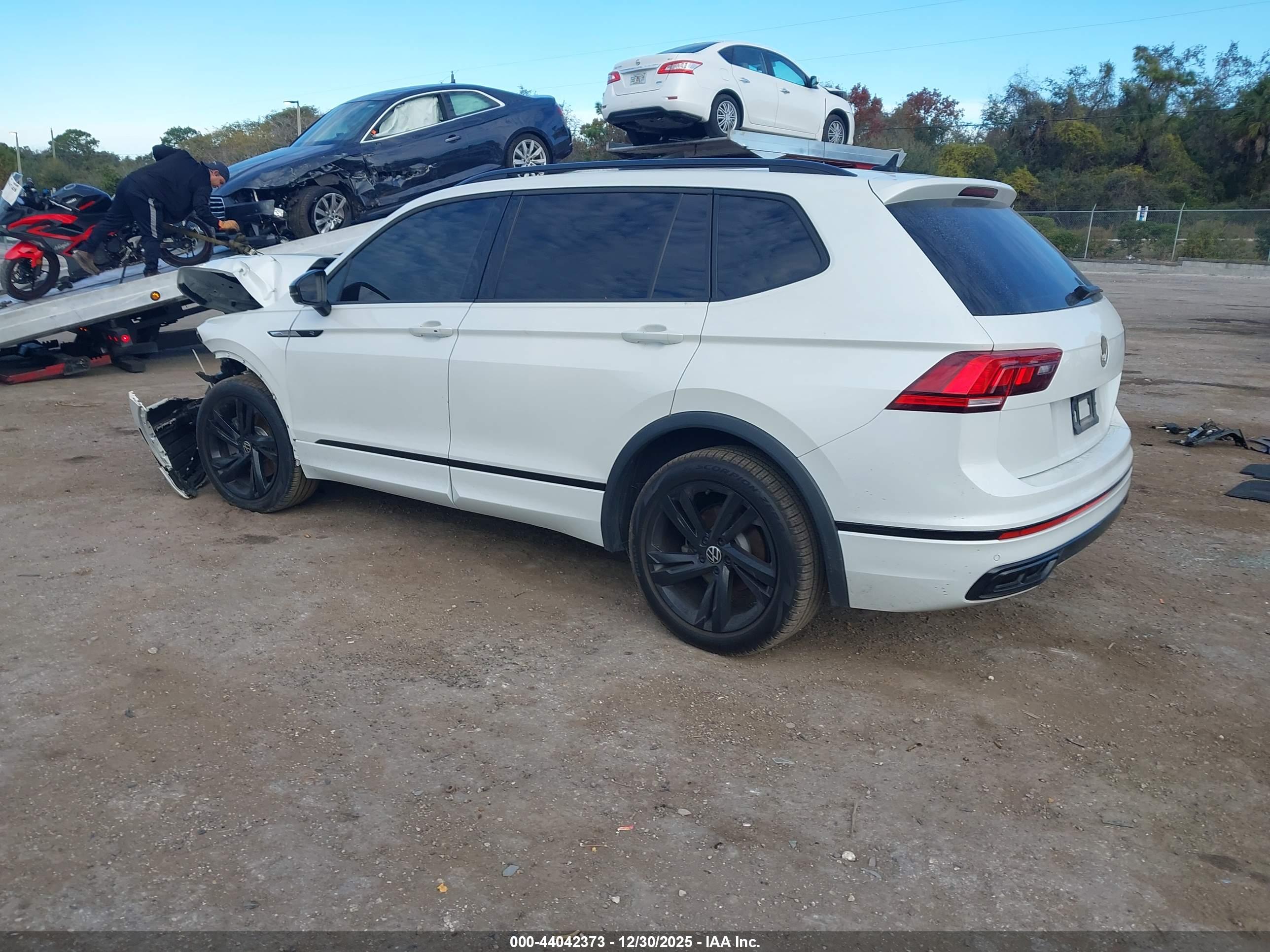 VOLKSWAGEN TIGUAN image 3