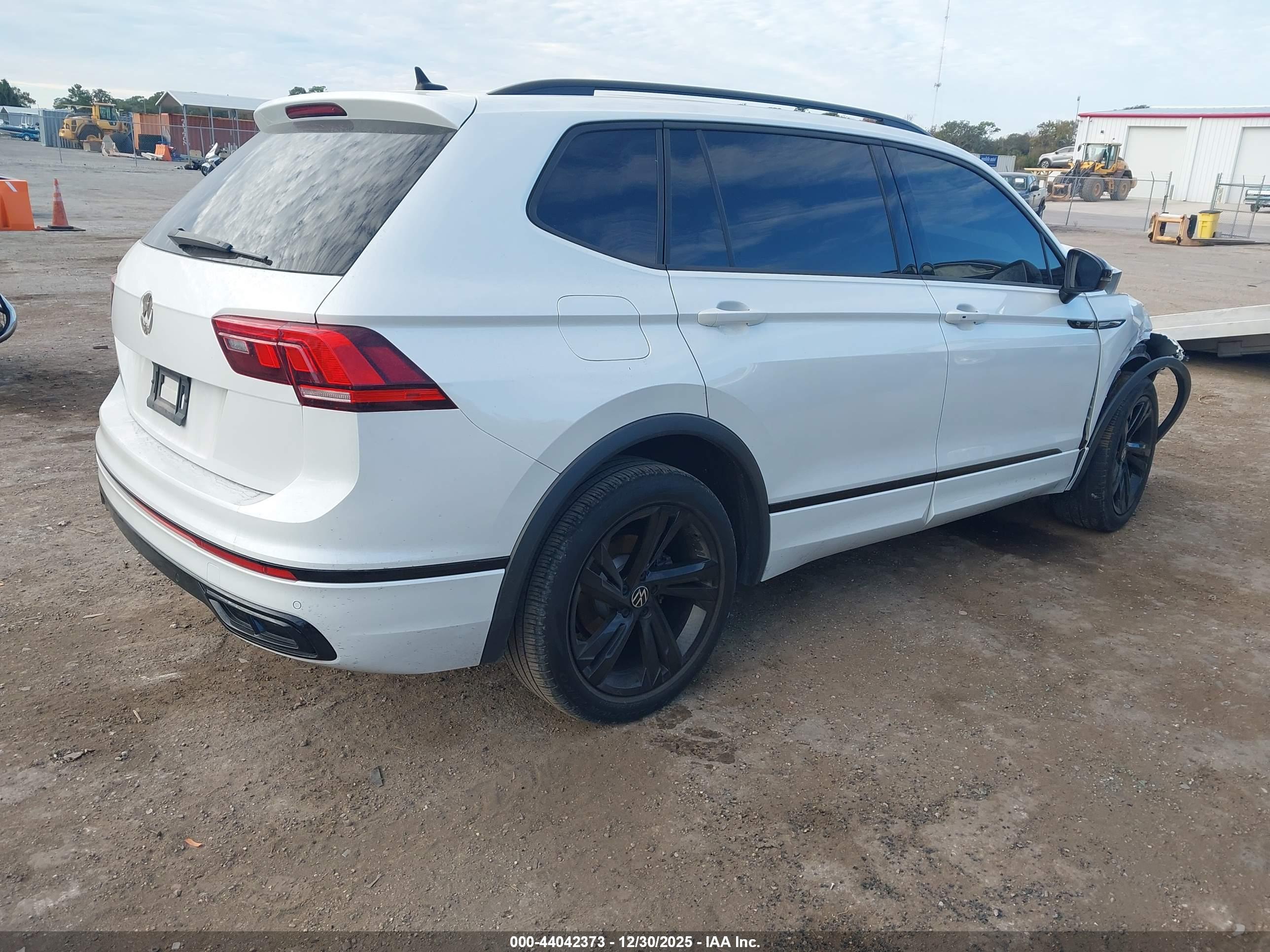 VOLKSWAGEN TIGUAN image 4