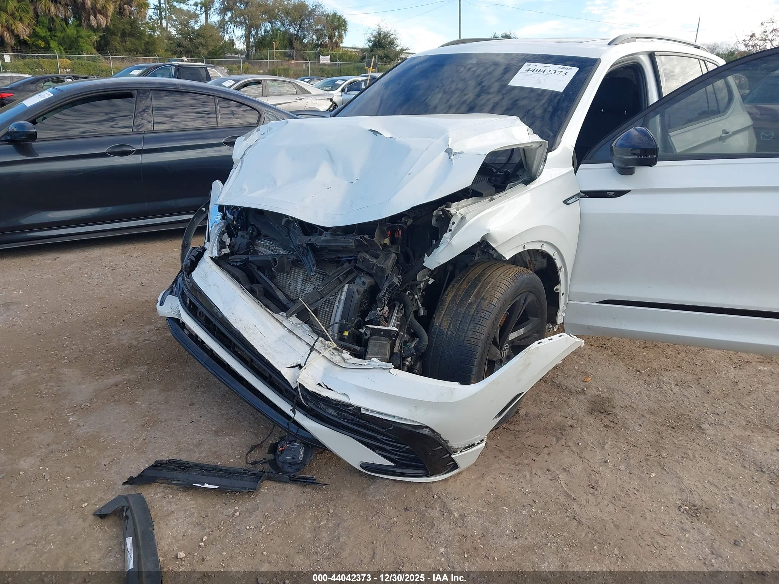 VOLKSWAGEN TIGUAN image 6