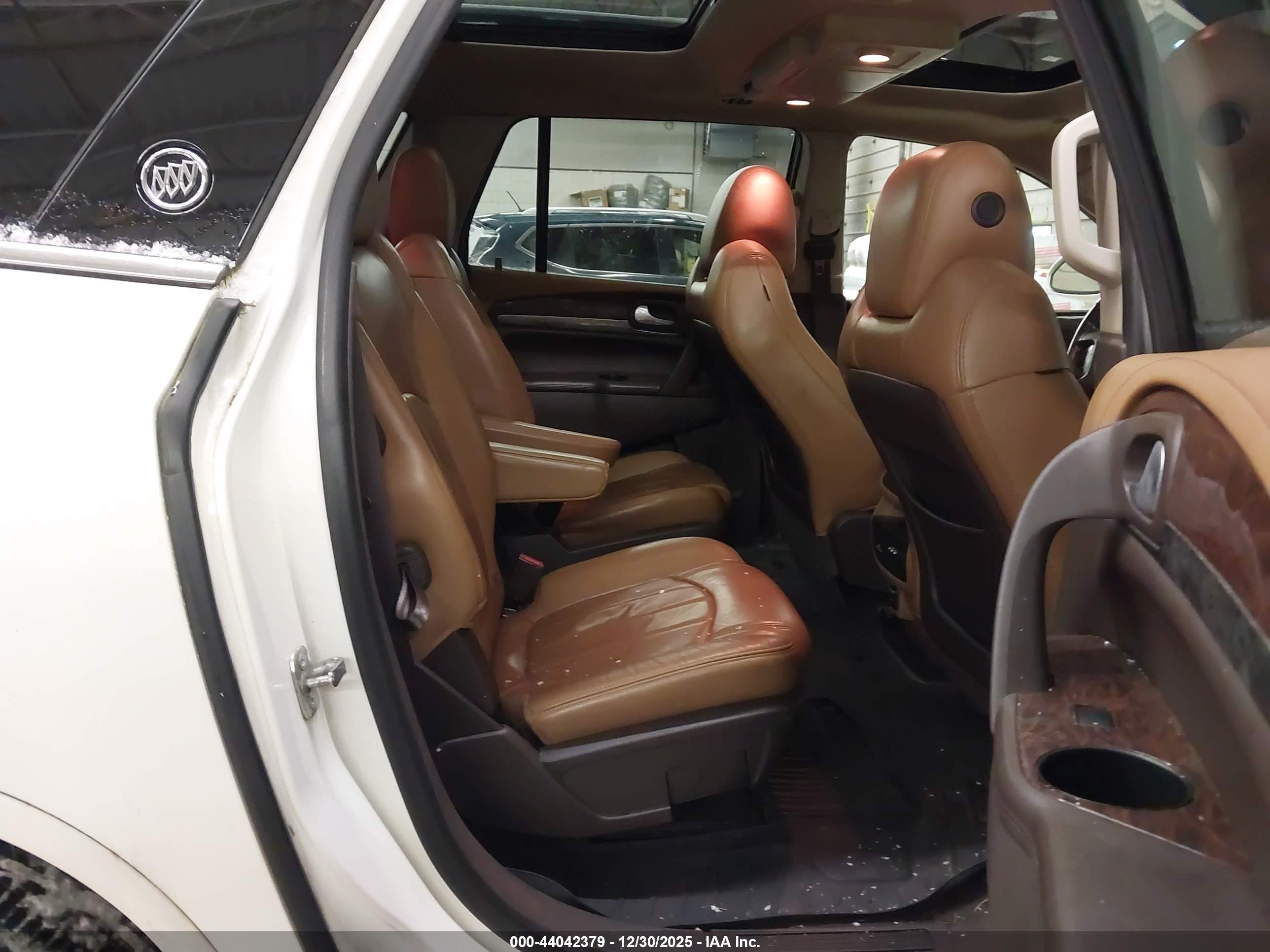 BUICK ENCLAVE image 8