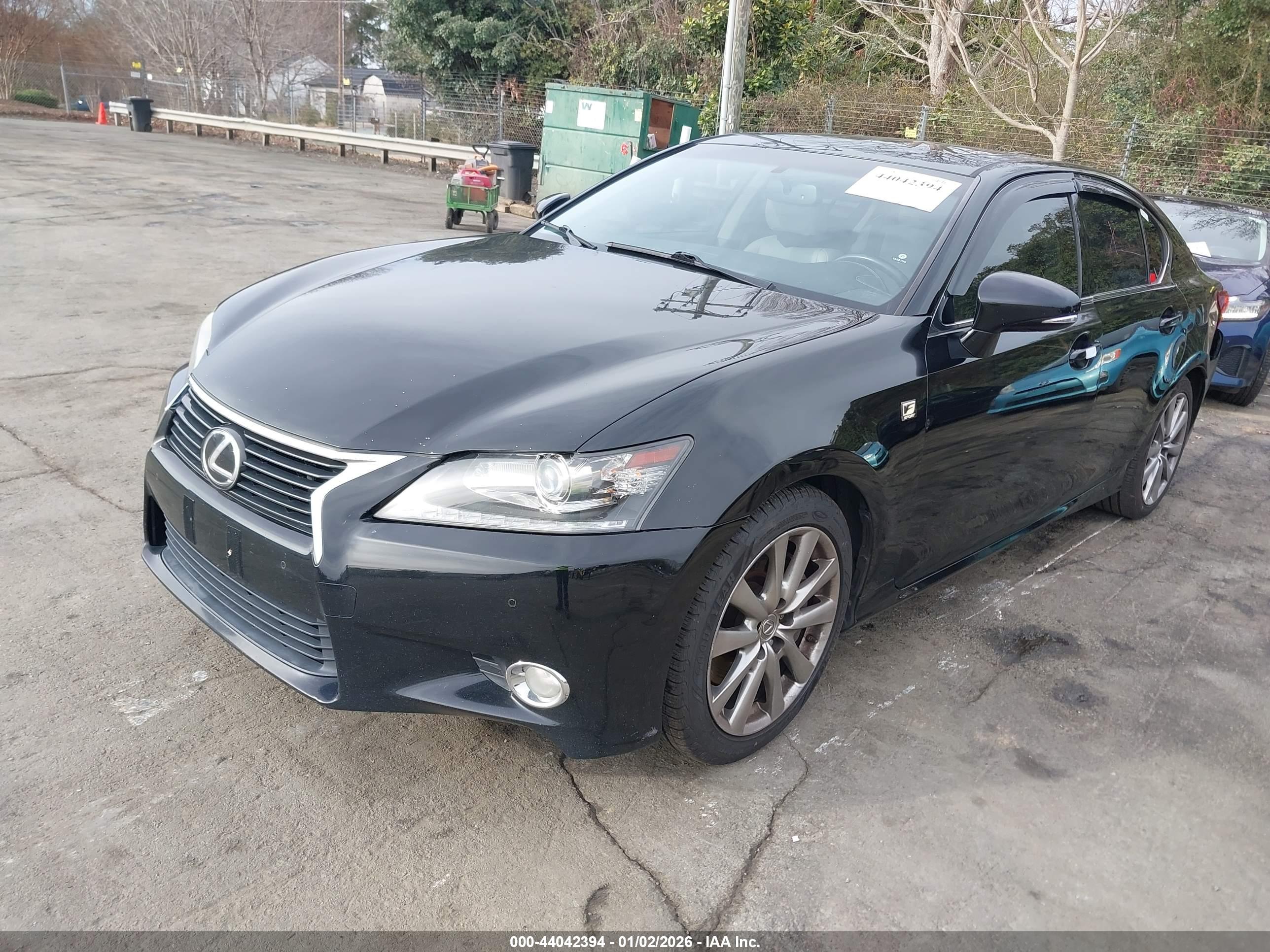 LEXUS GS image 2