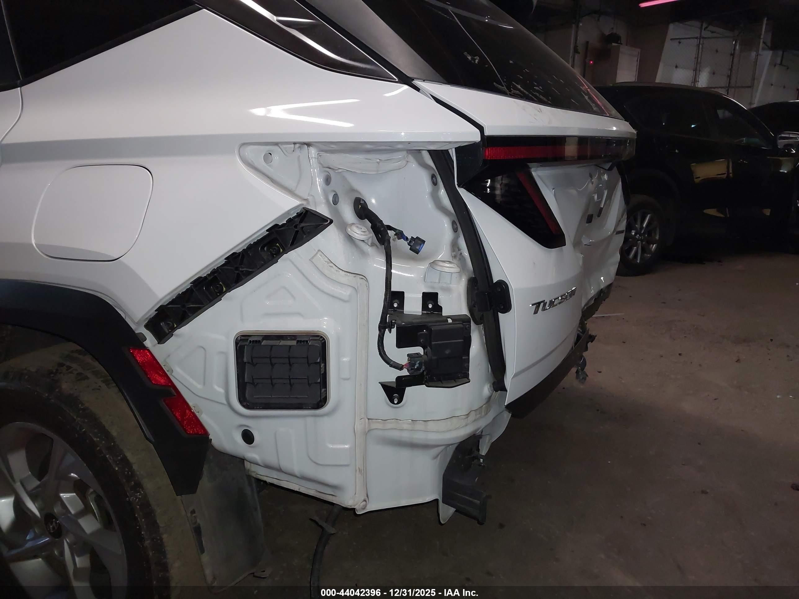 HYUNDAI TUCSON image 6