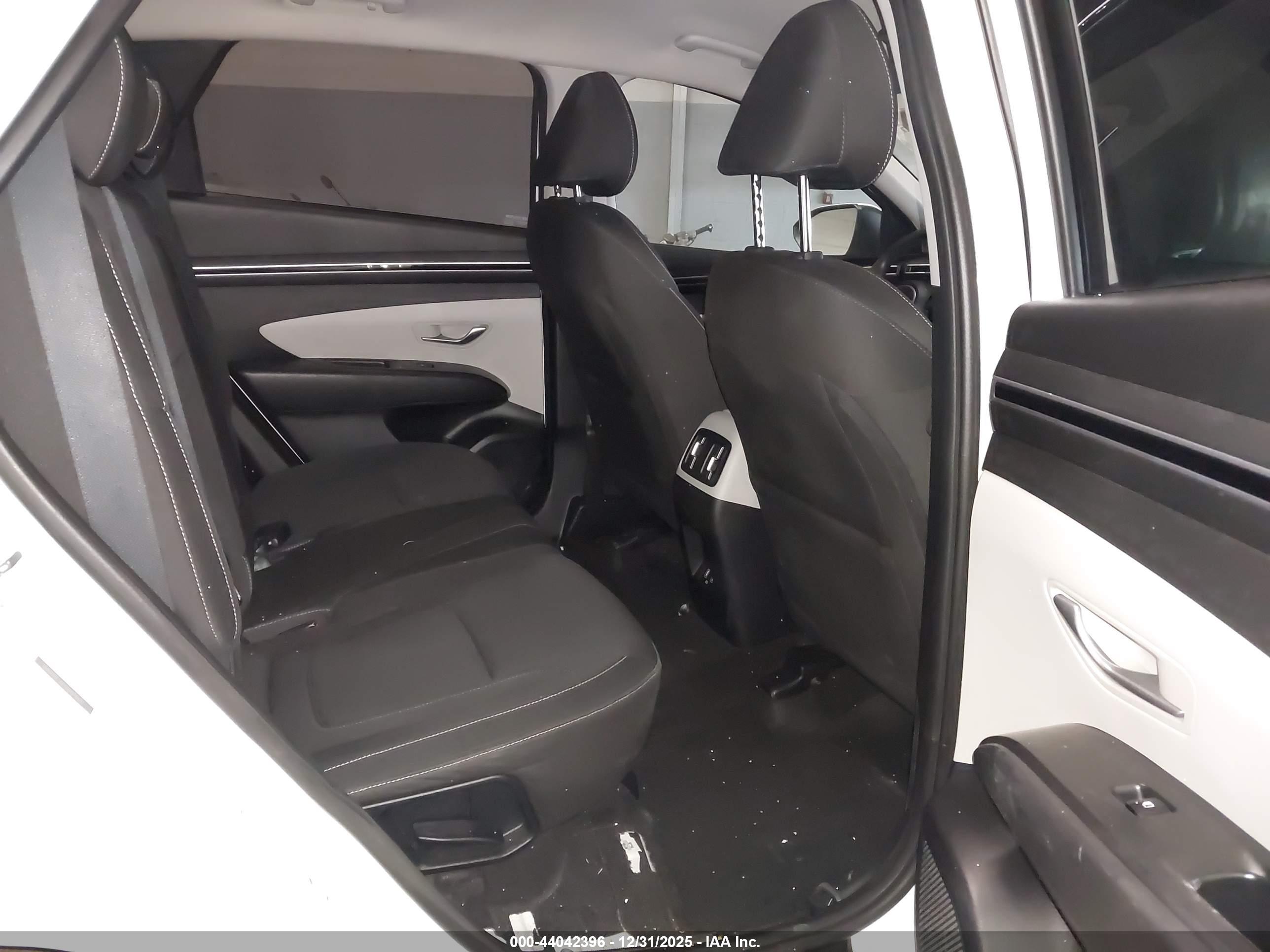 HYUNDAI TUCSON image 8