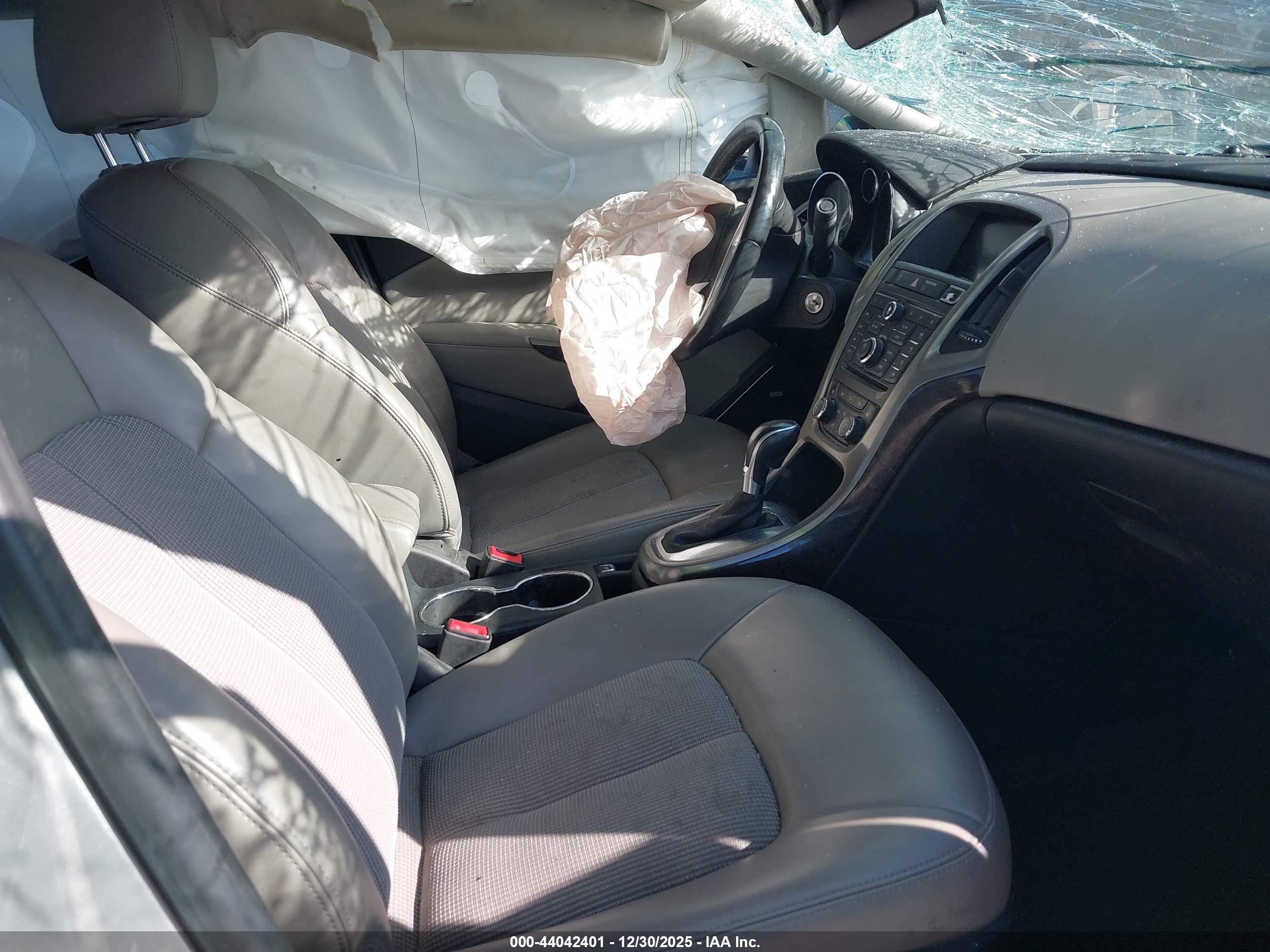 BUICK VERANO image 5