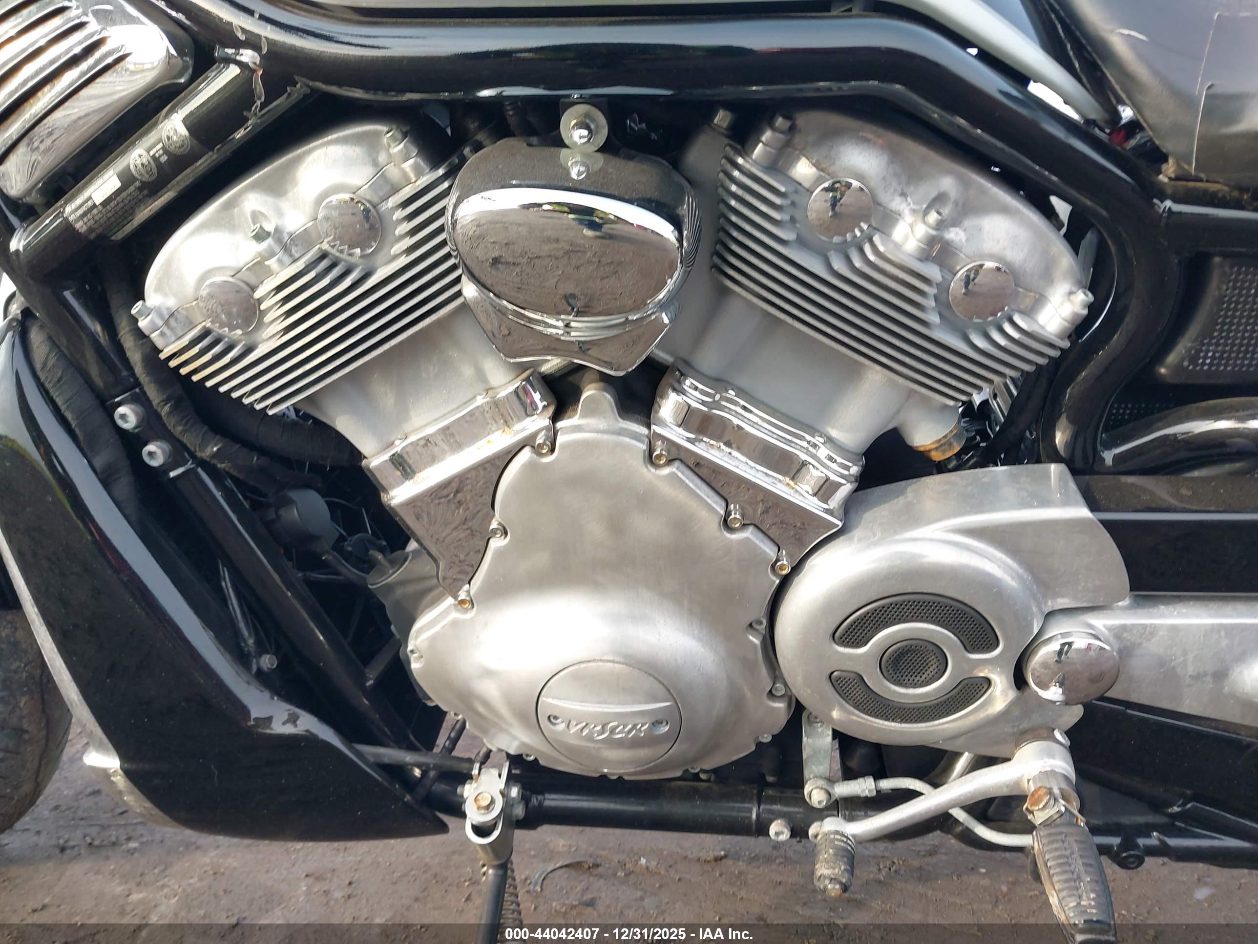 HARLEY-DAVIDSON VRSCR image 9
