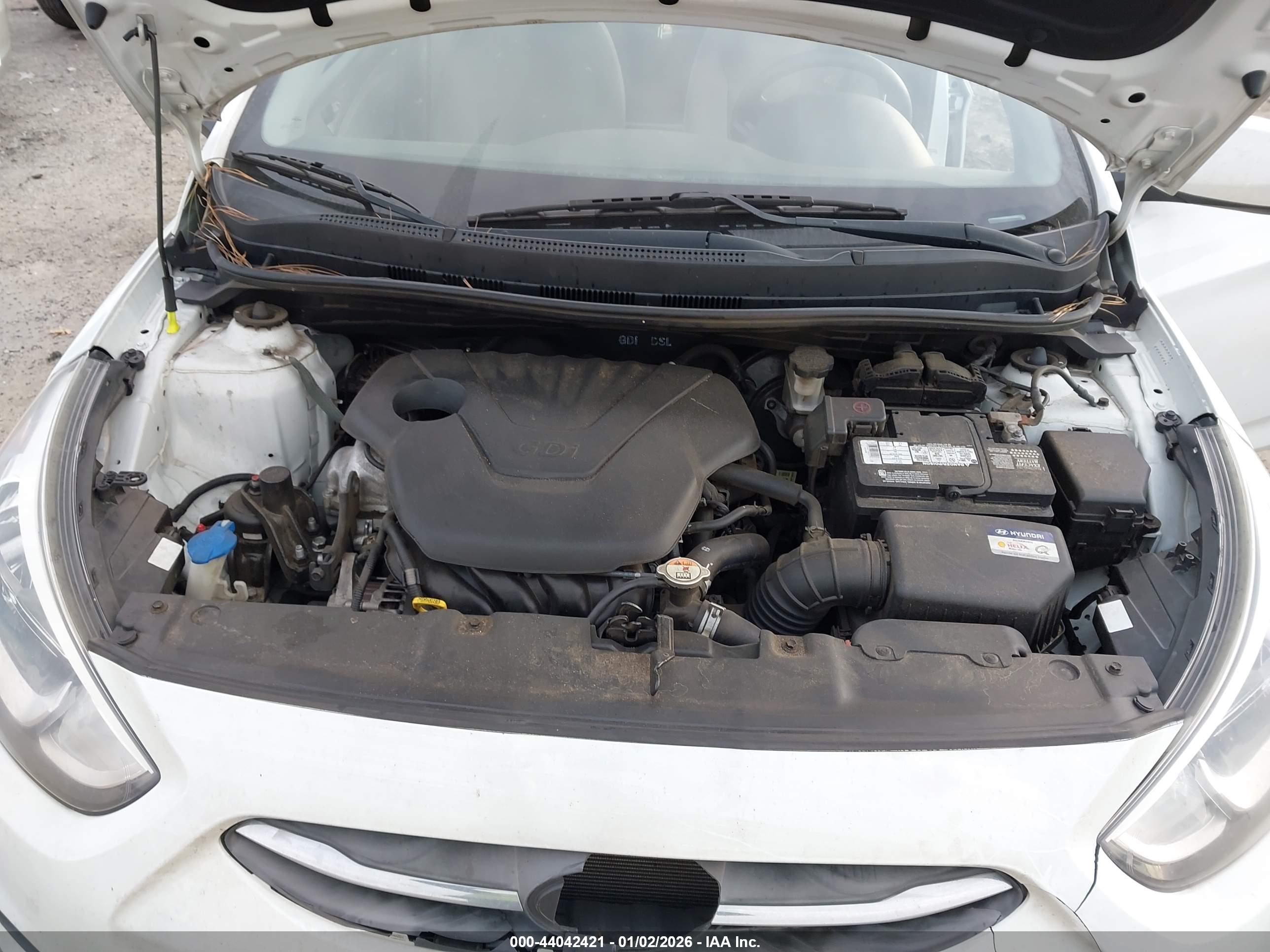 HYUNDAI ACCENT image 10