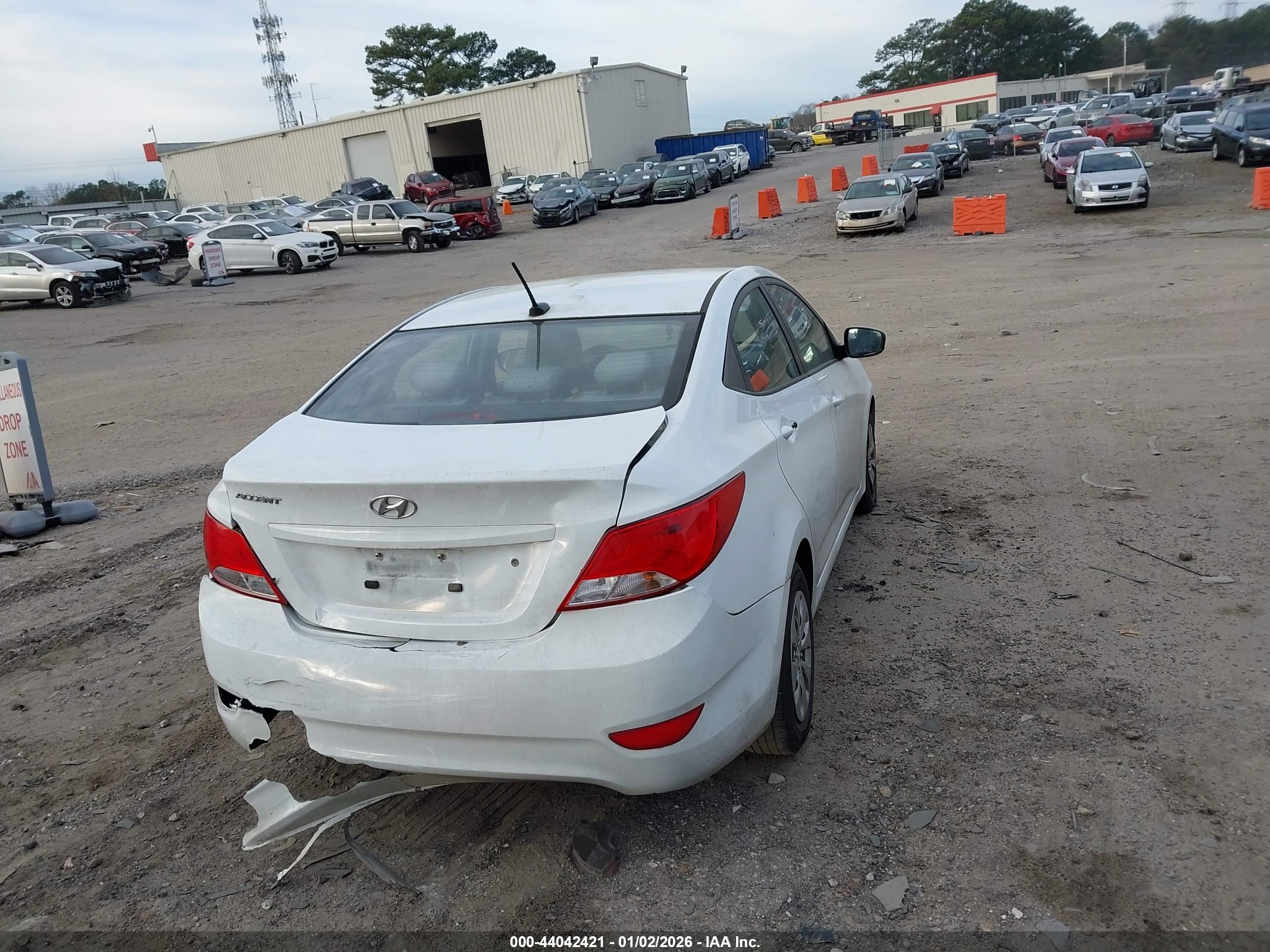 HYUNDAI ACCENT image 4