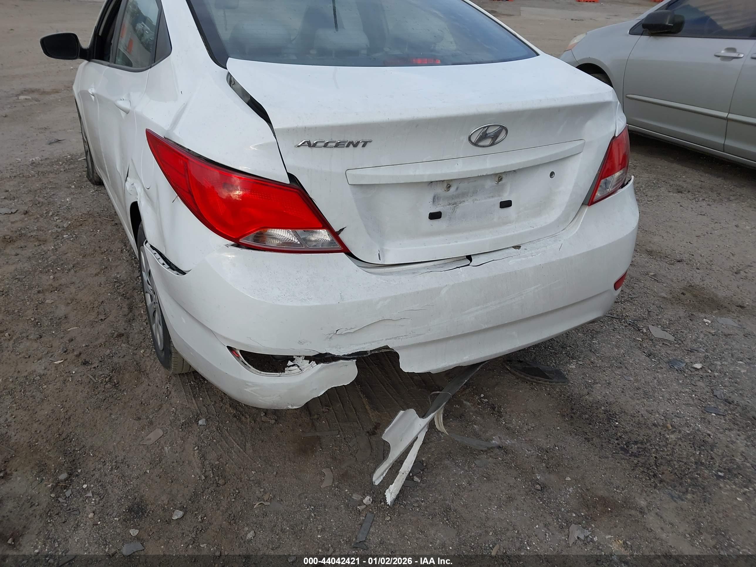 HYUNDAI ACCENT image 6