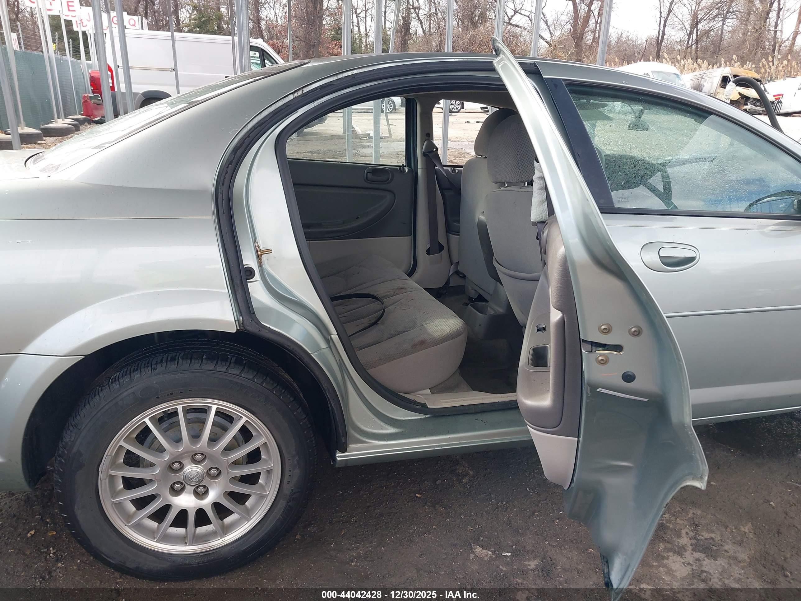 CHRYSLER SEBRING image 8