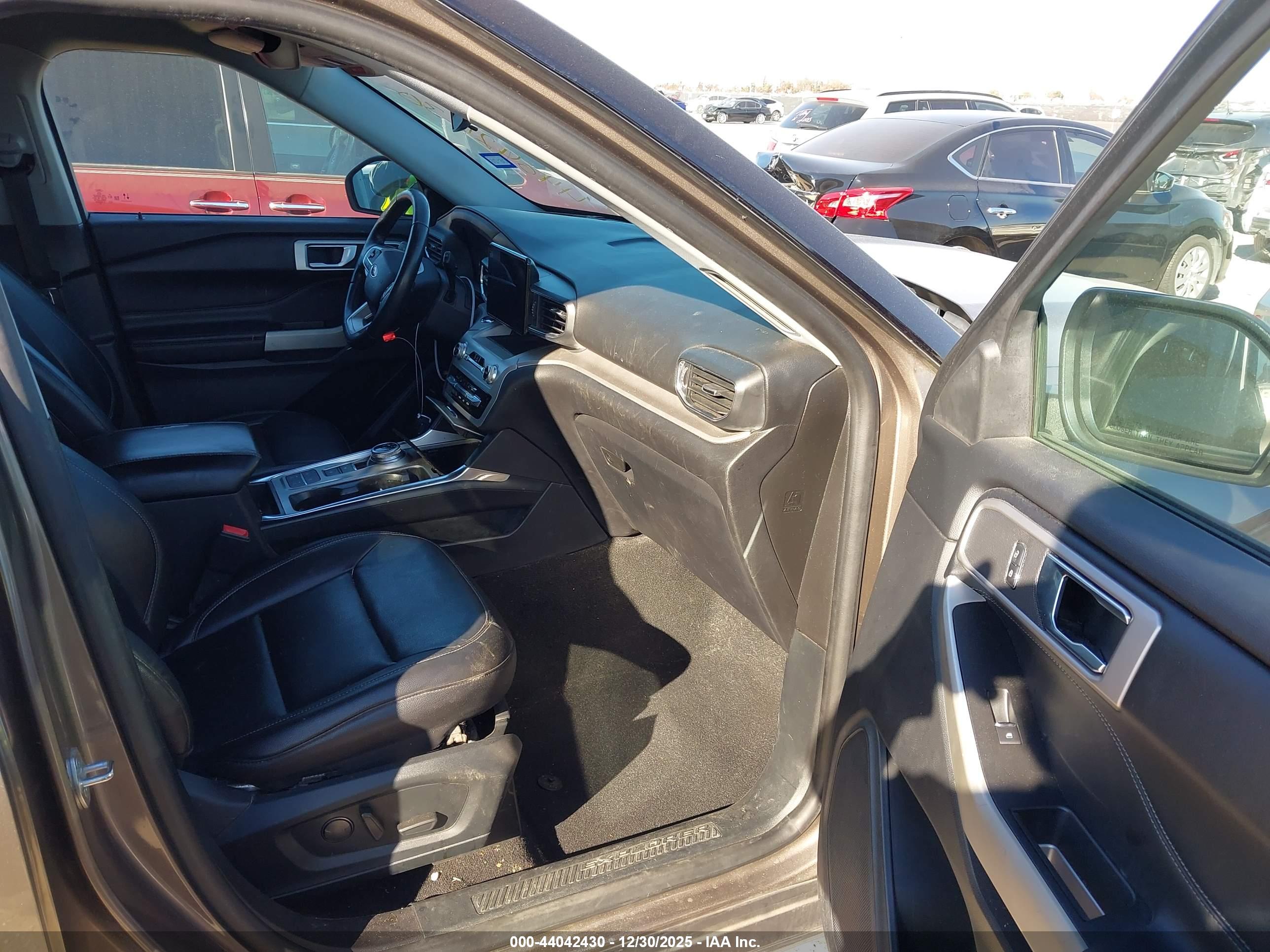 FORD EXPLORER image 5