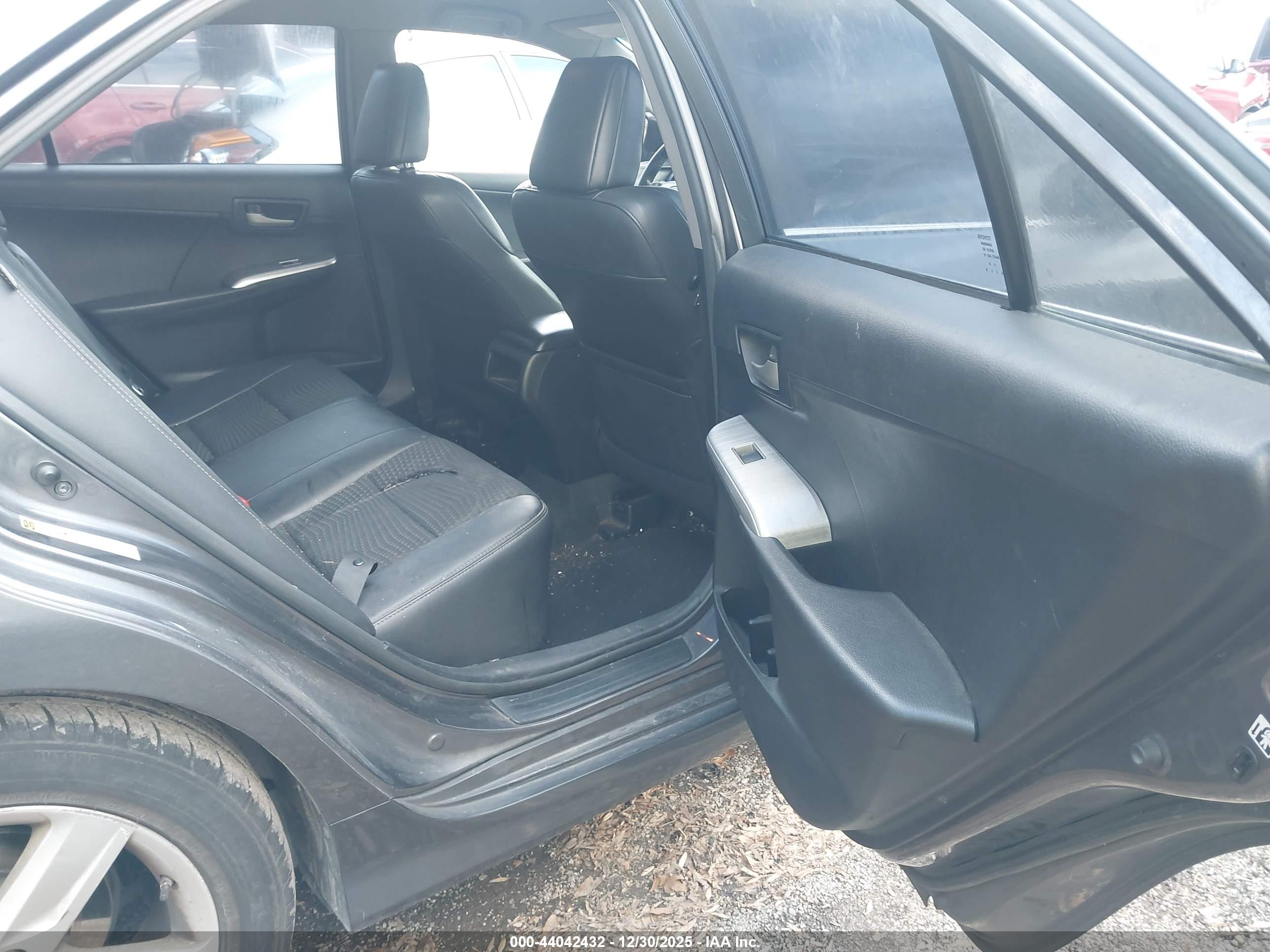 TOYOTA CAMRY image 8