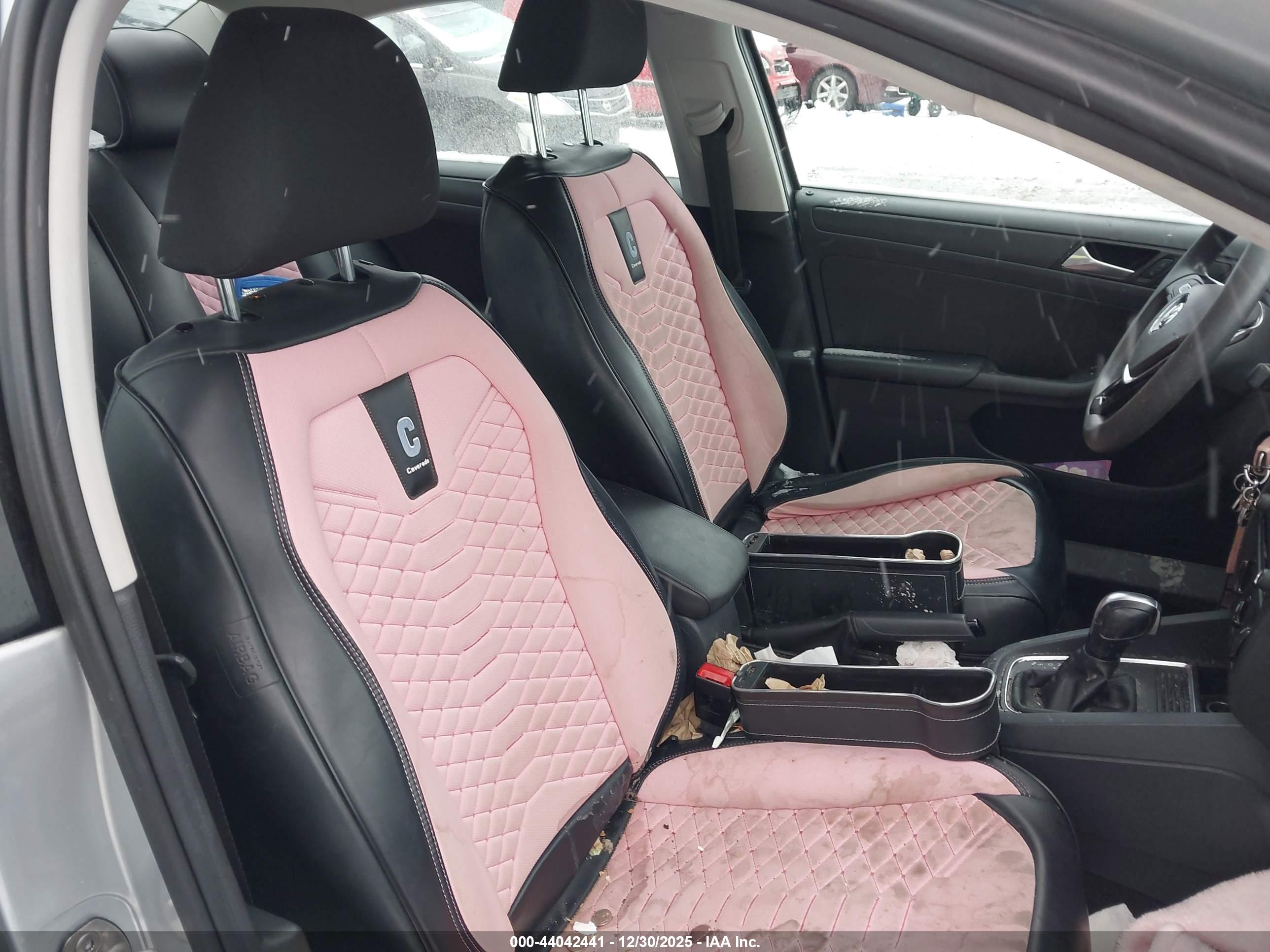 VOLKSWAGEN JETTA image 5