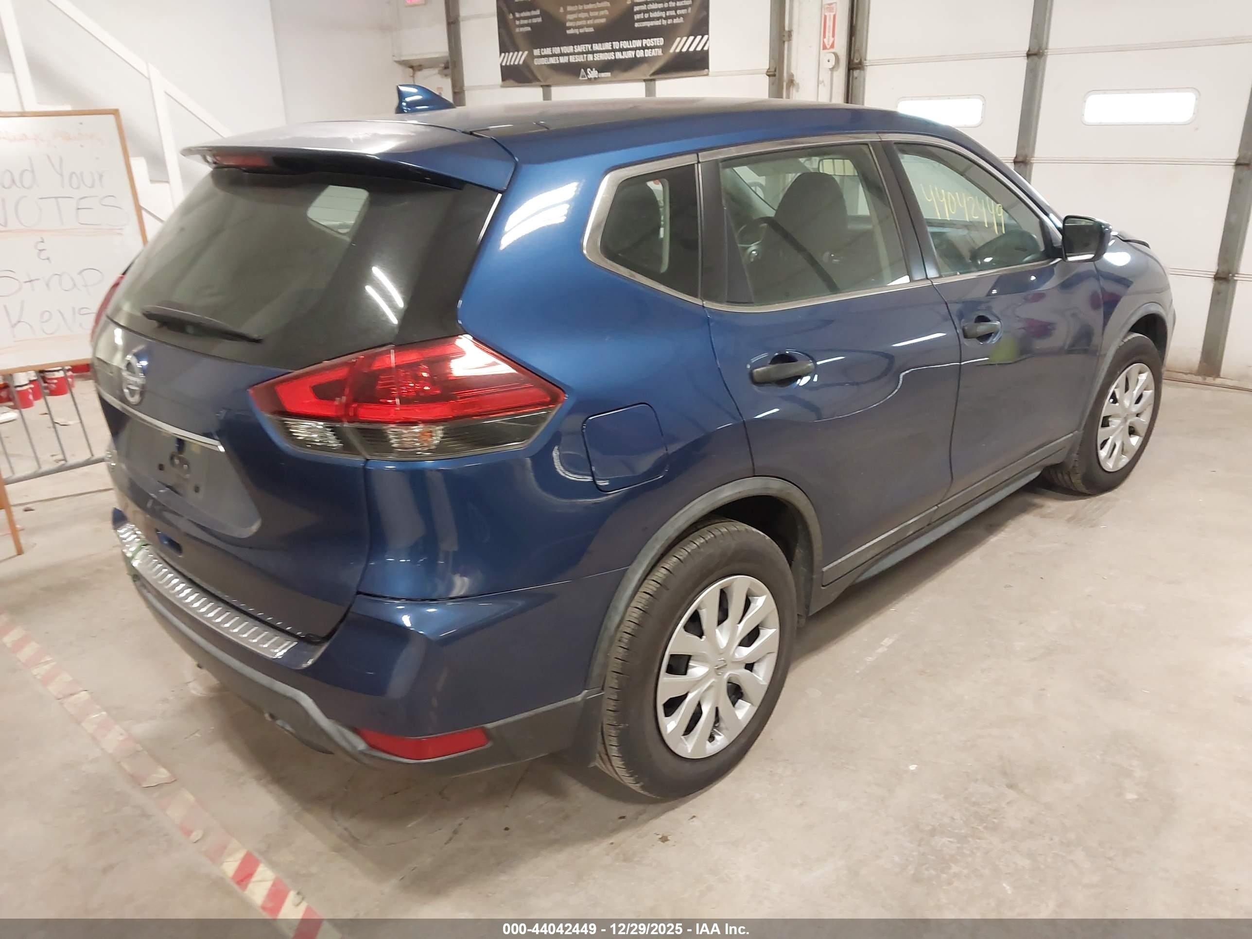 NISSAN ROGUE image 4
