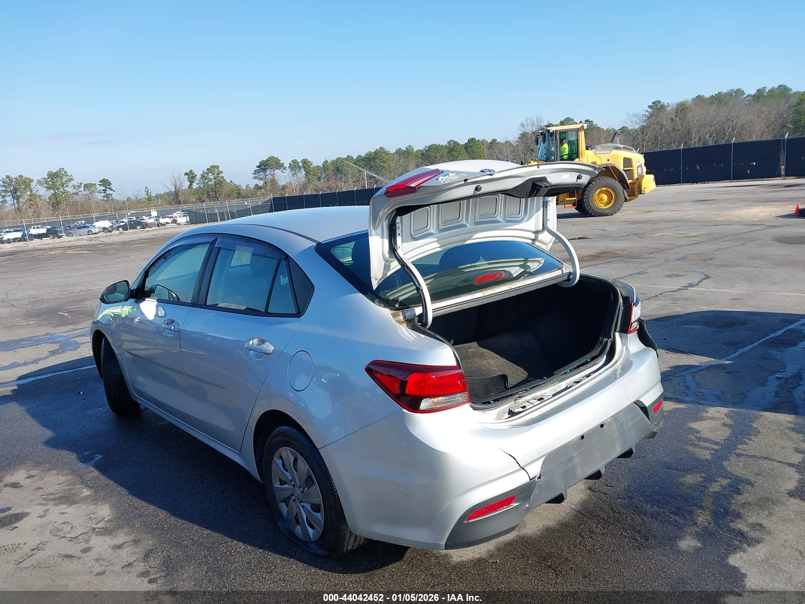 KIA RIO image 3