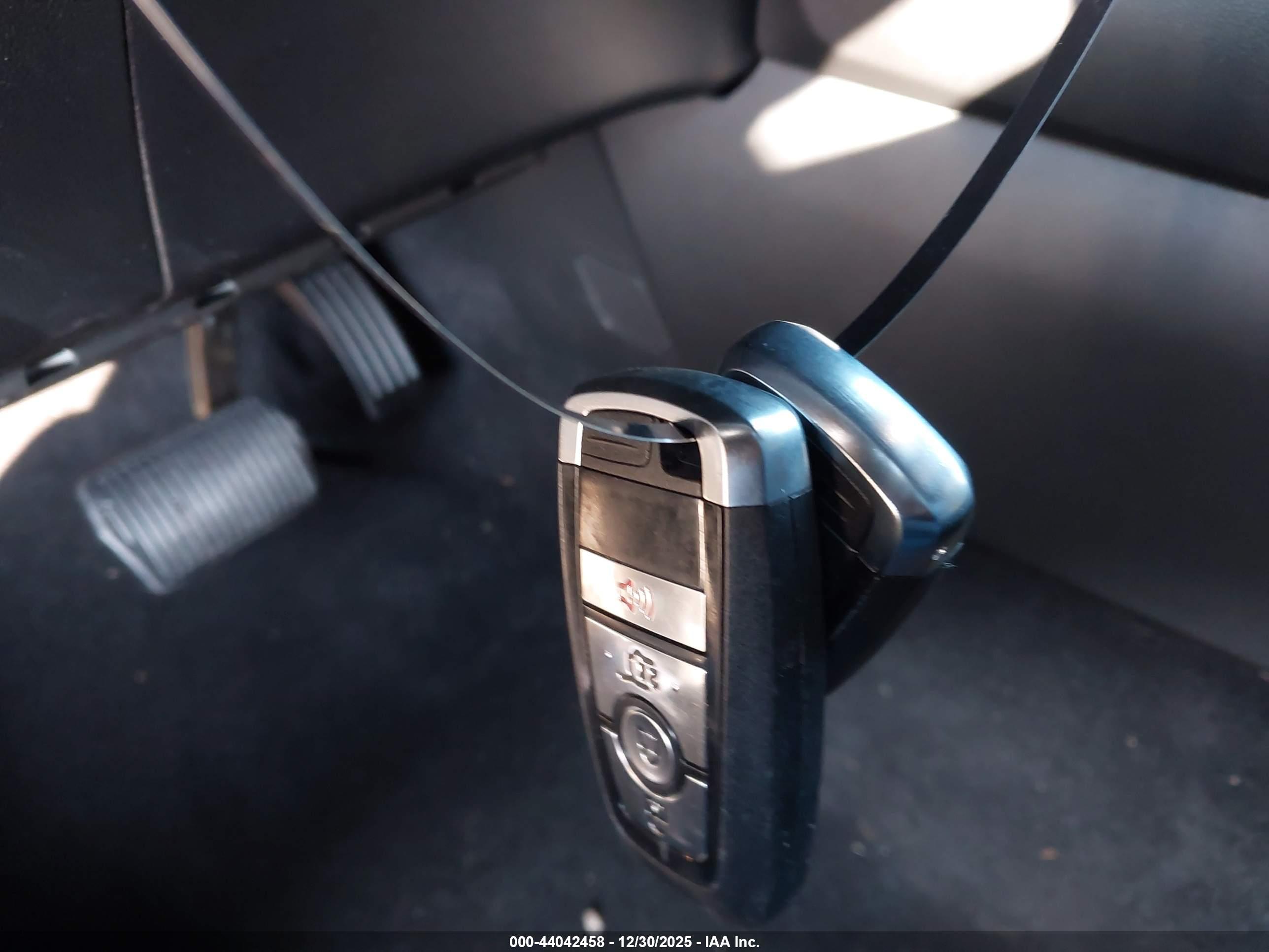 FORD ESCAPE image 11