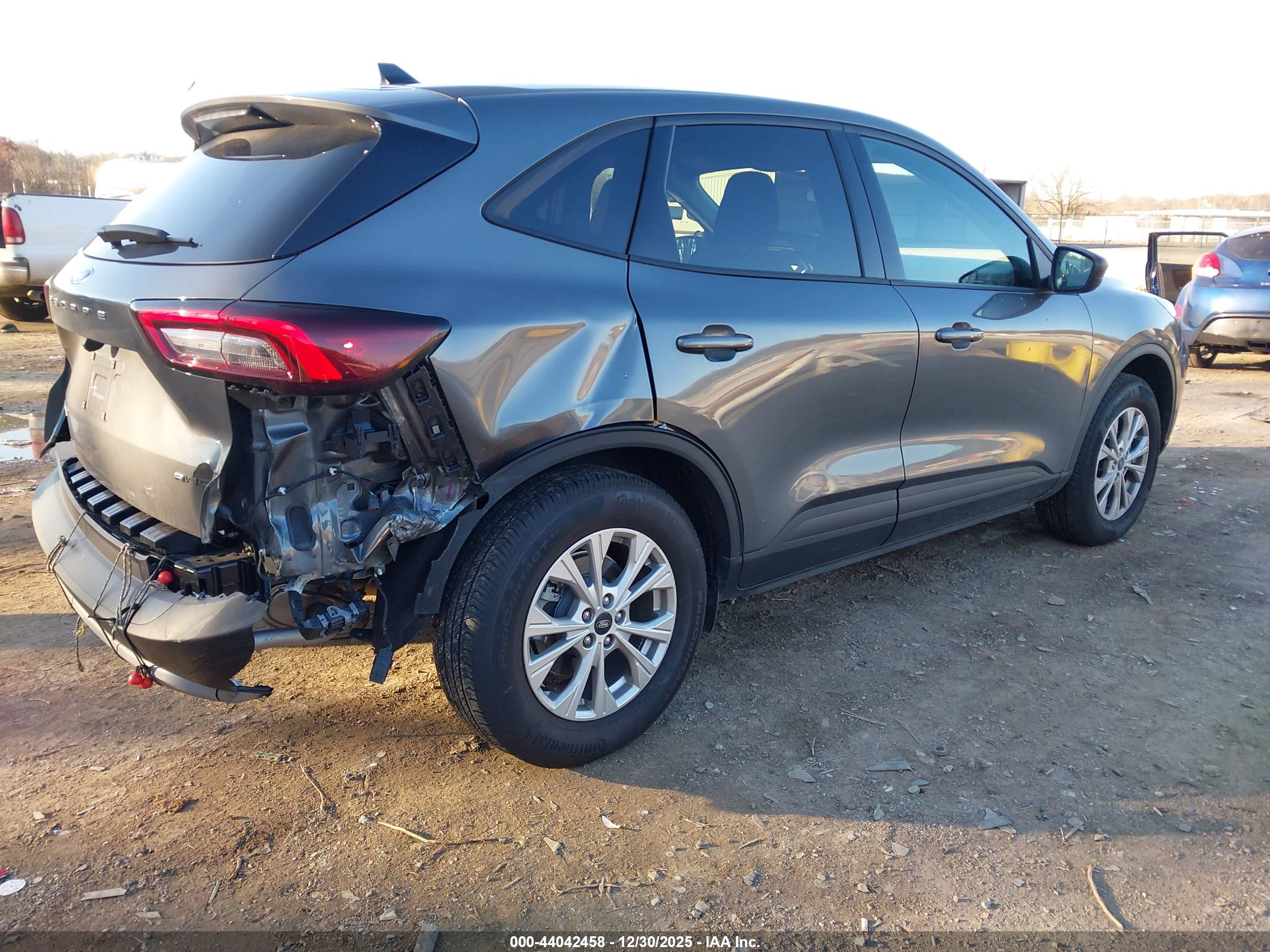 FORD ESCAPE image 4