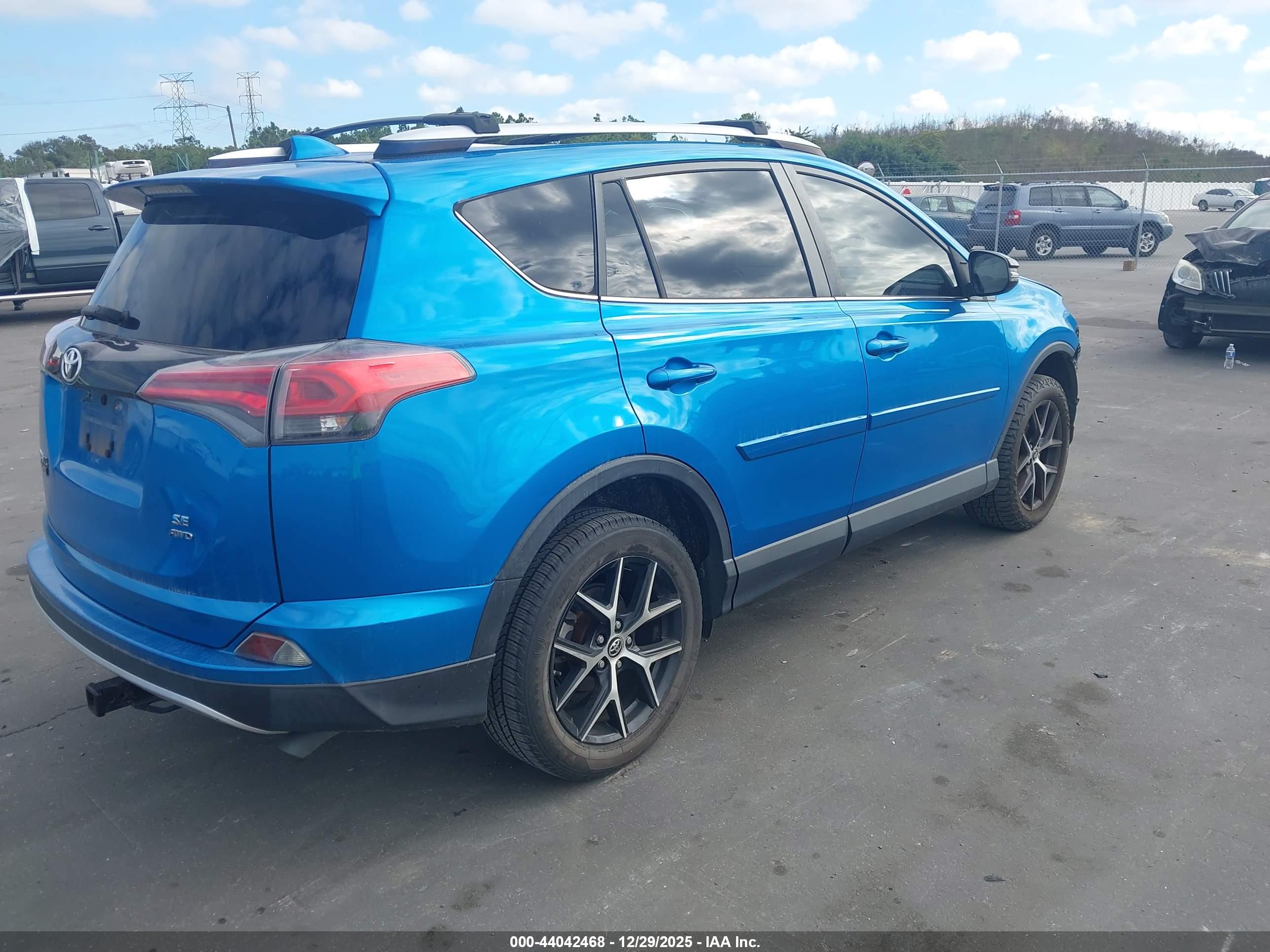 TOYOTA RAV4 image 4