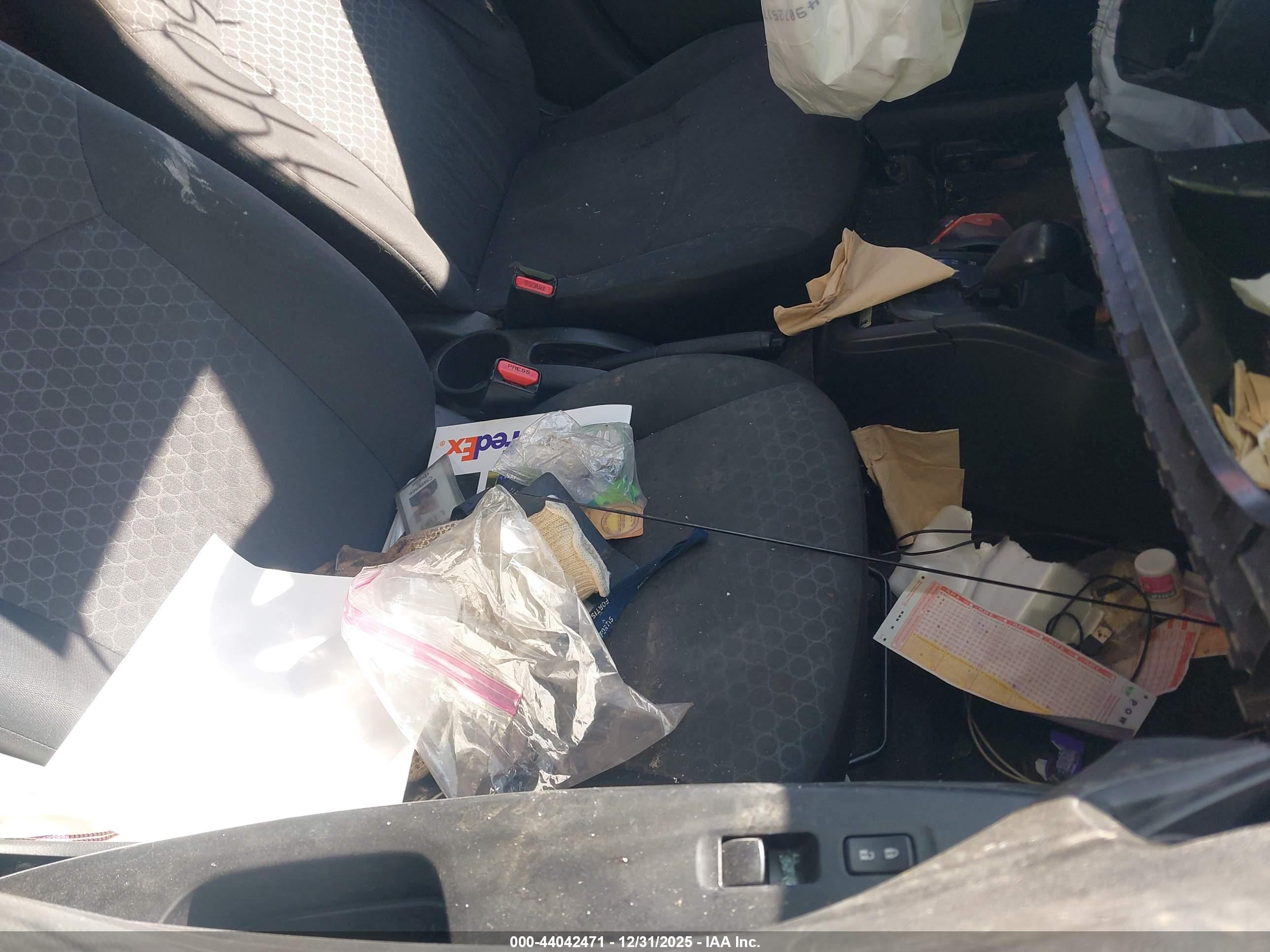 MITSUBISHI MIRAGE image 5