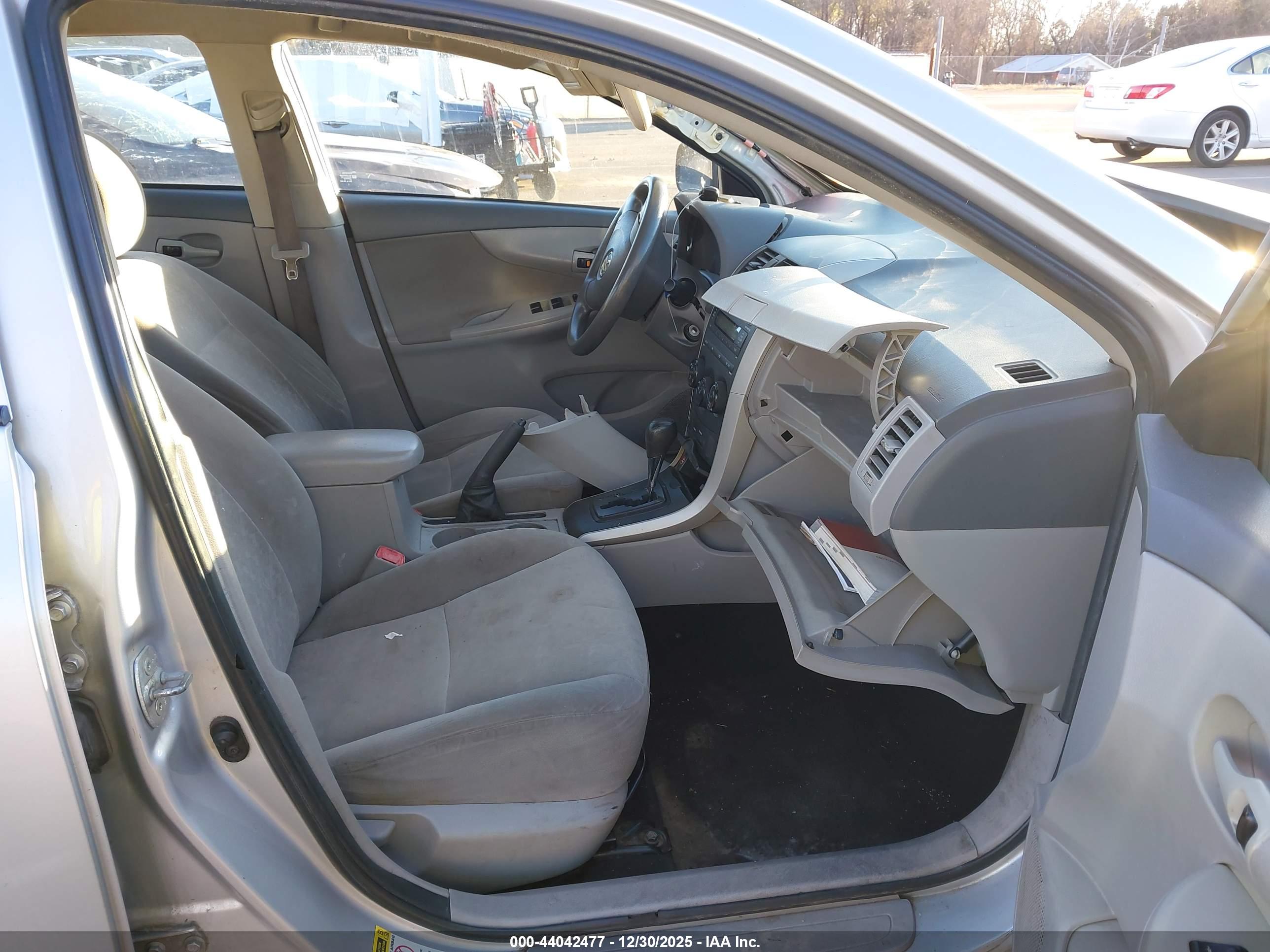 TOYOTA COROLLA image 5