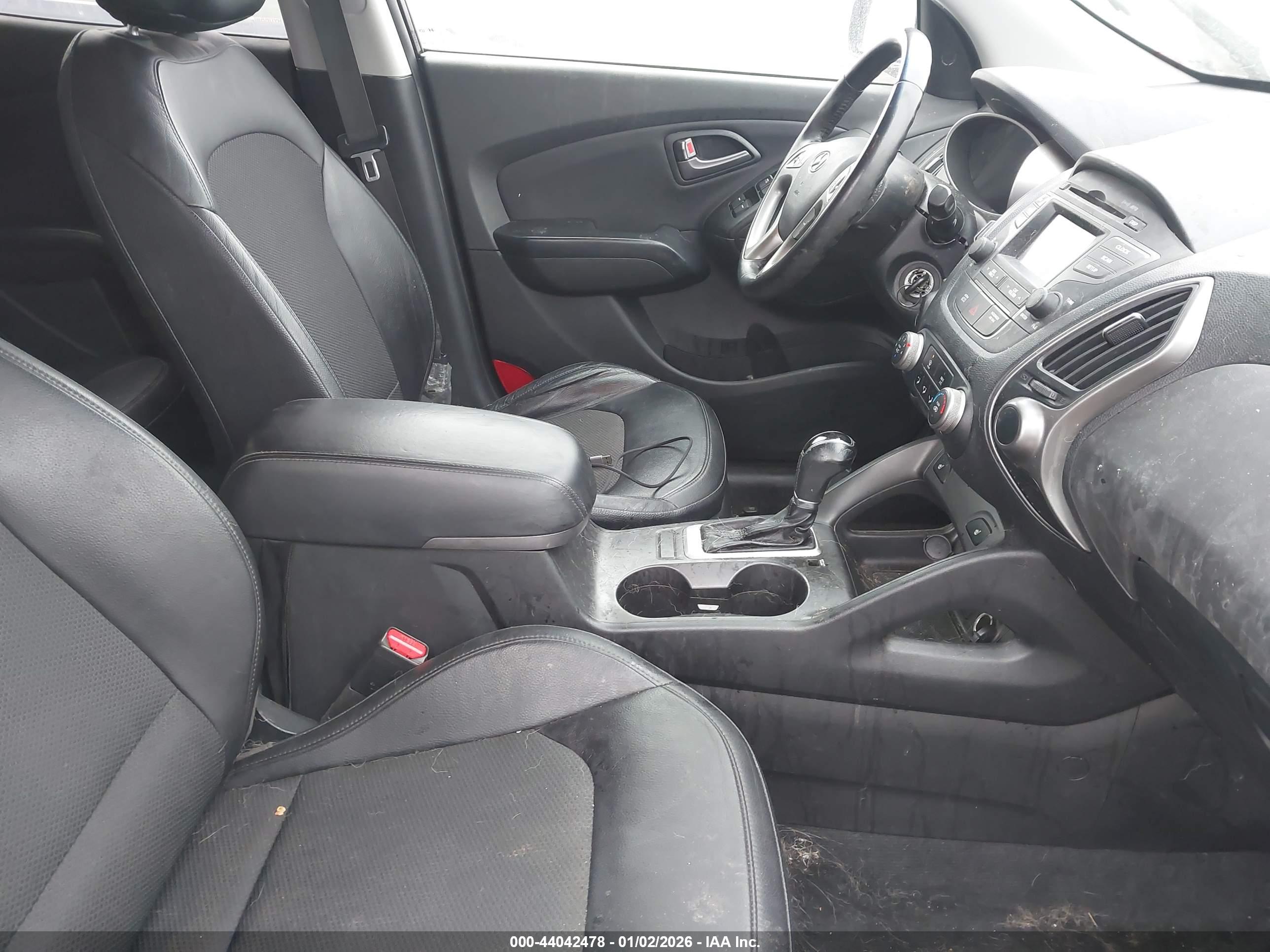 HYUNDAI TUCSON image 5