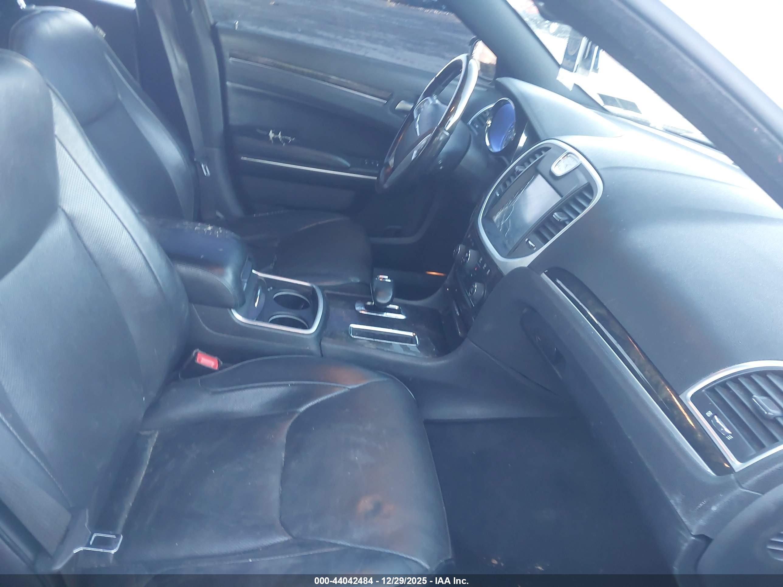 CHRYSLER 300C image 5