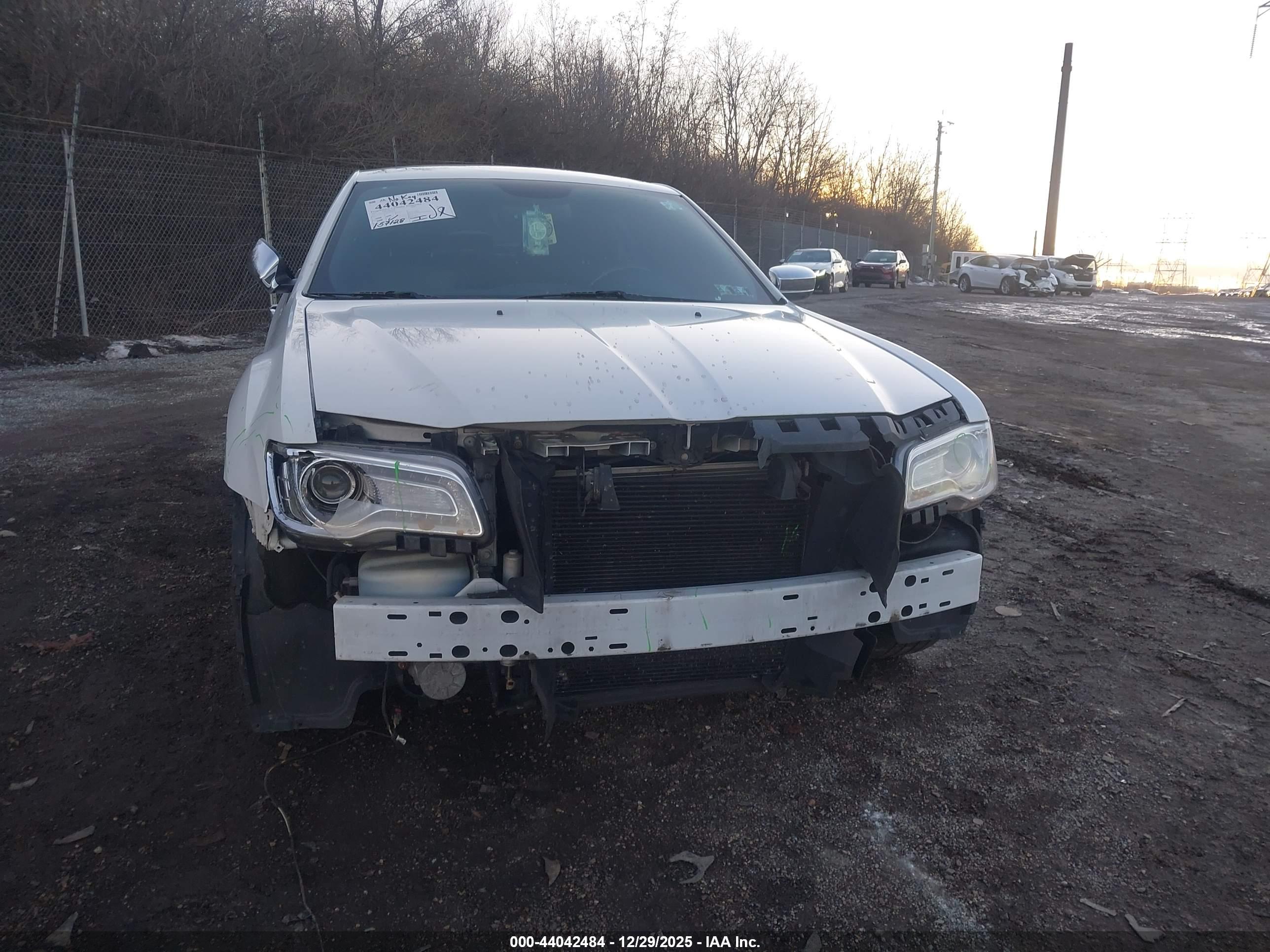 CHRYSLER 300C image 6