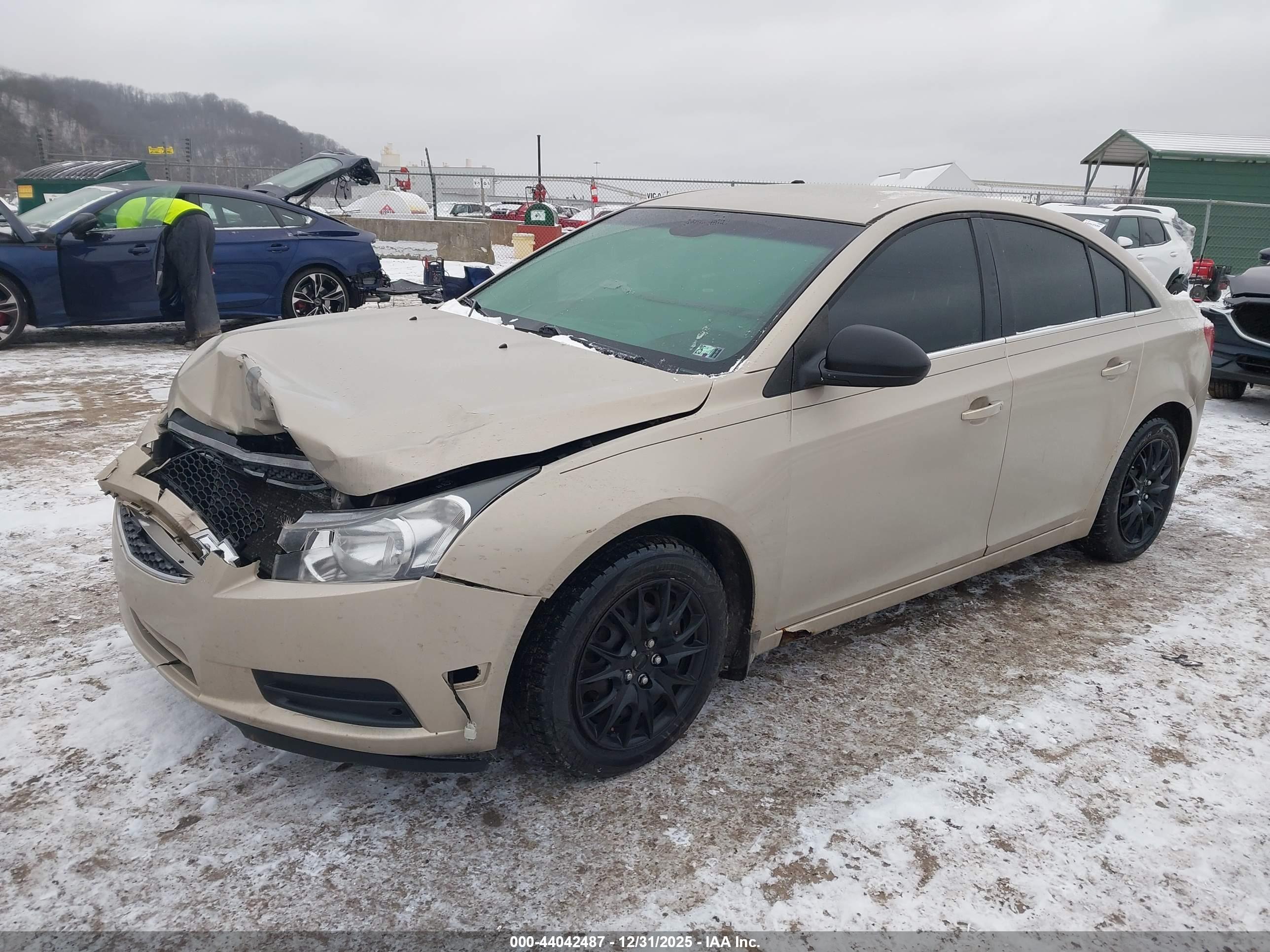 CHEVROLET CRUZE image 2