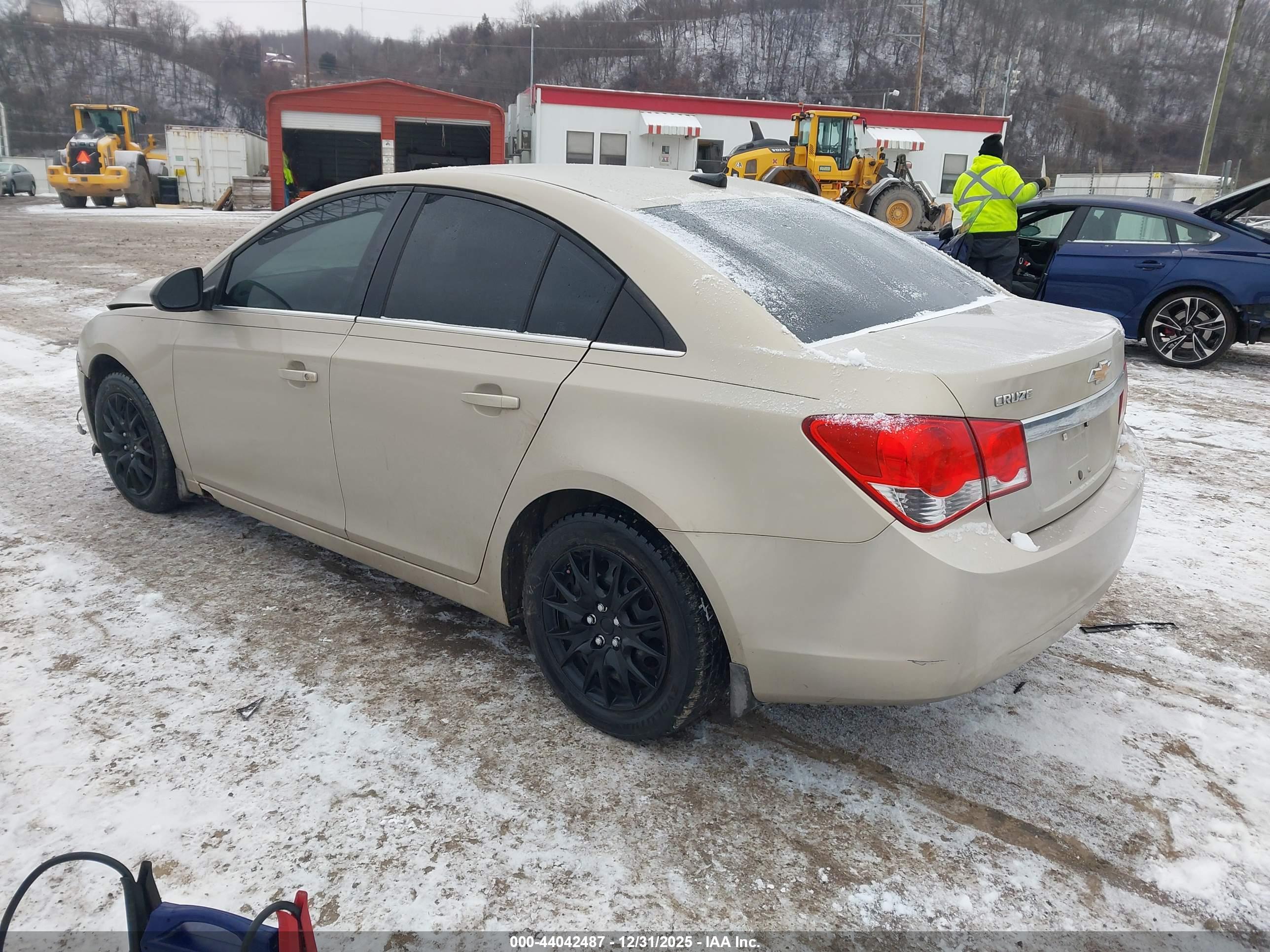 CHEVROLET CRUZE image 3