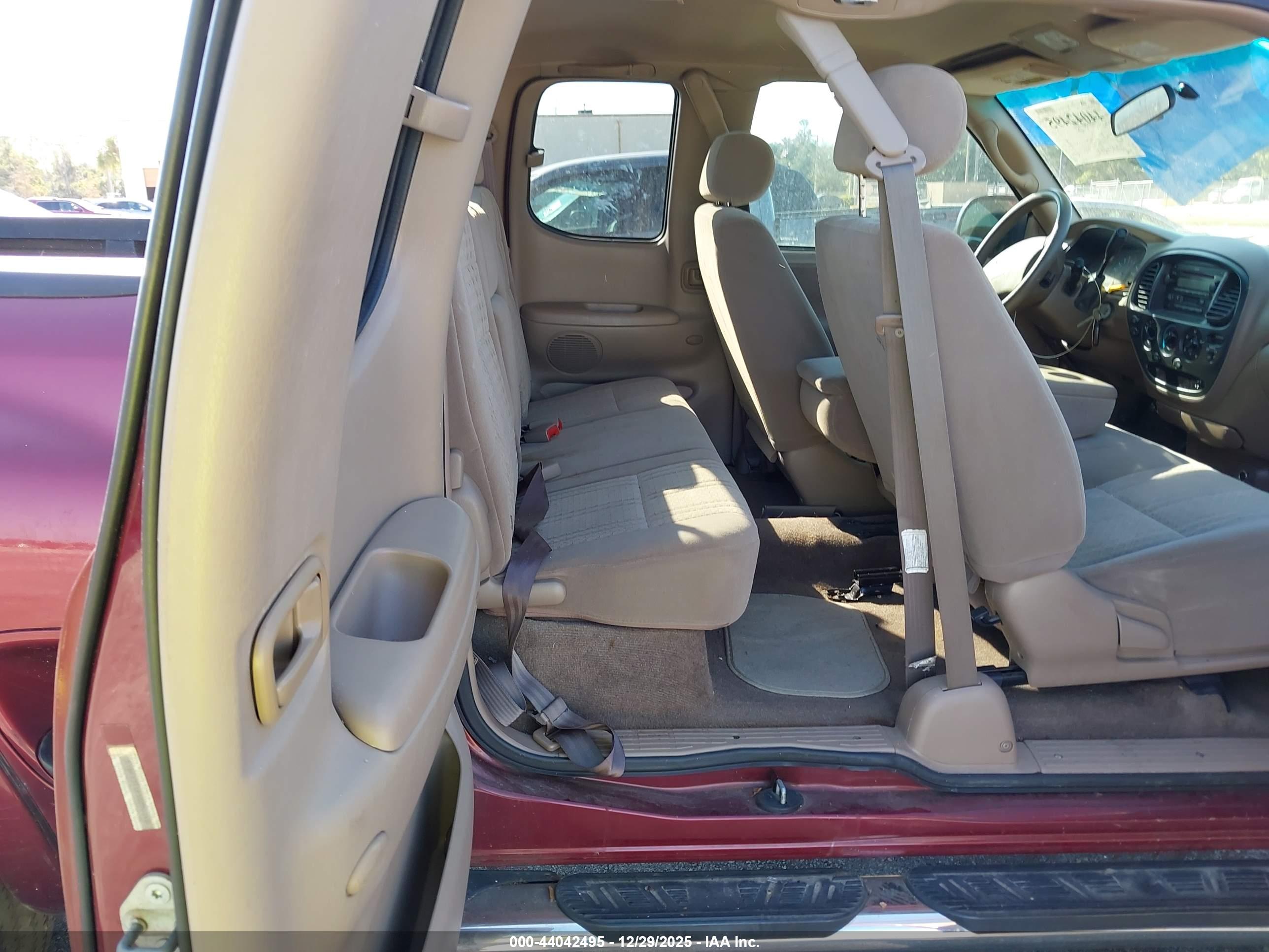 TOYOTA TUNDRA image 8