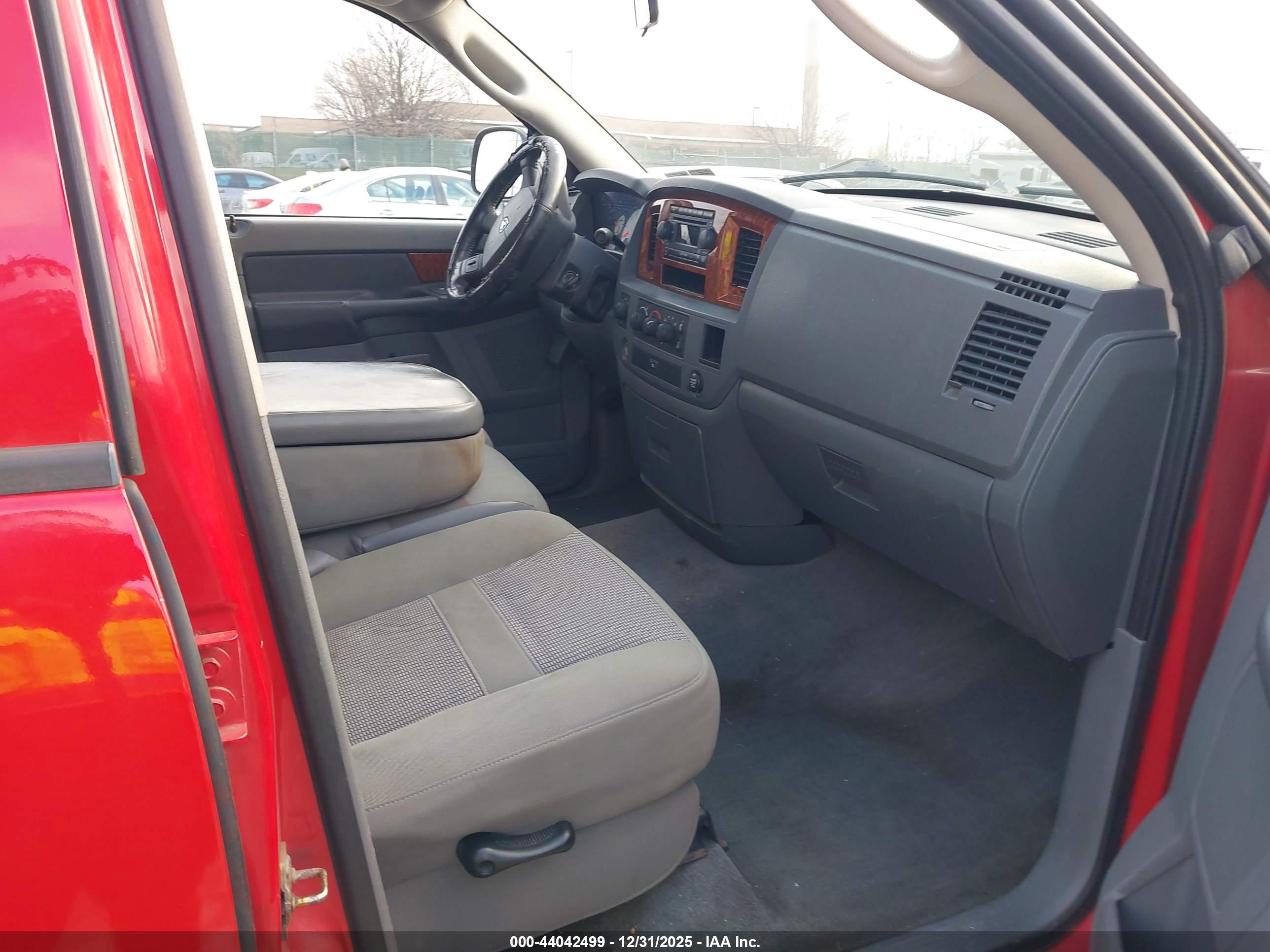 DODGE RAM image 5