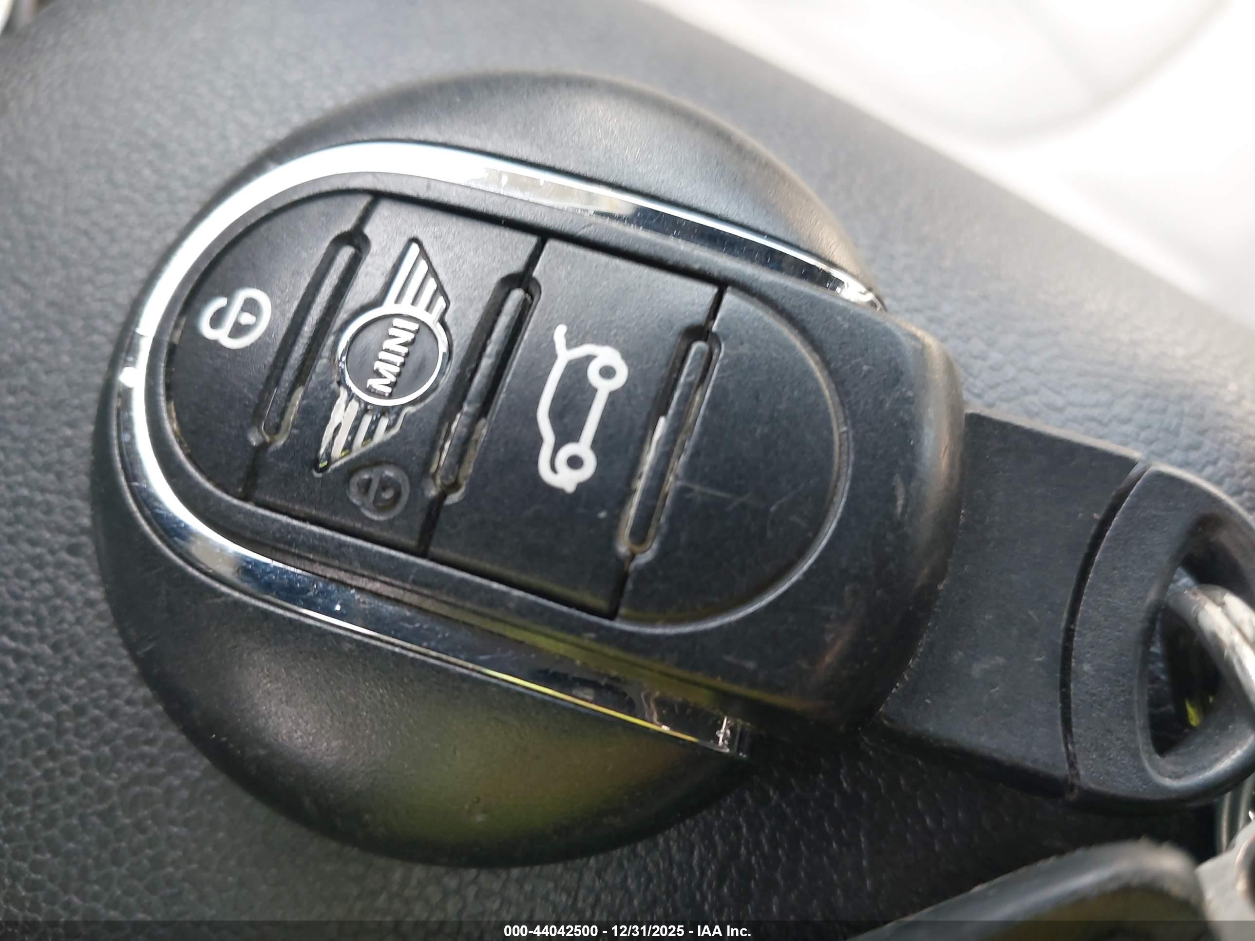 MINI CLUBMAN image 11