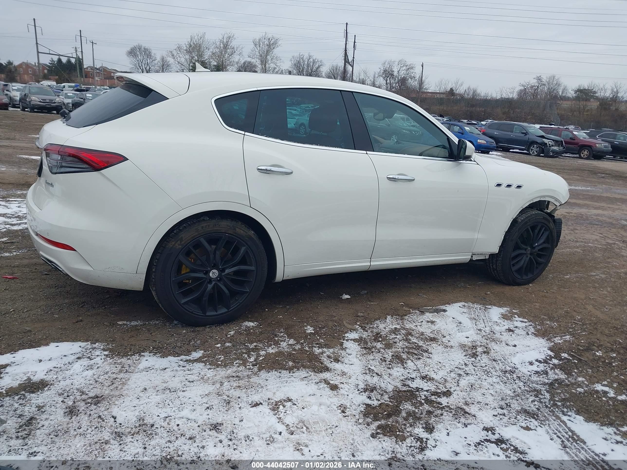 MASERATI LEVANTE image 4
