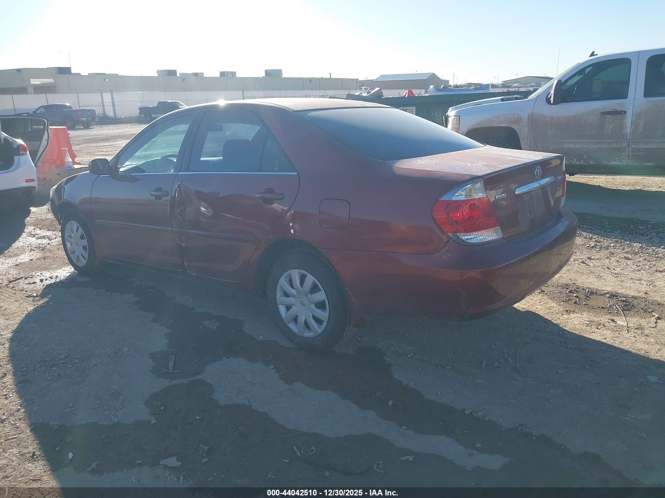TOYOTA CAMRY image 3