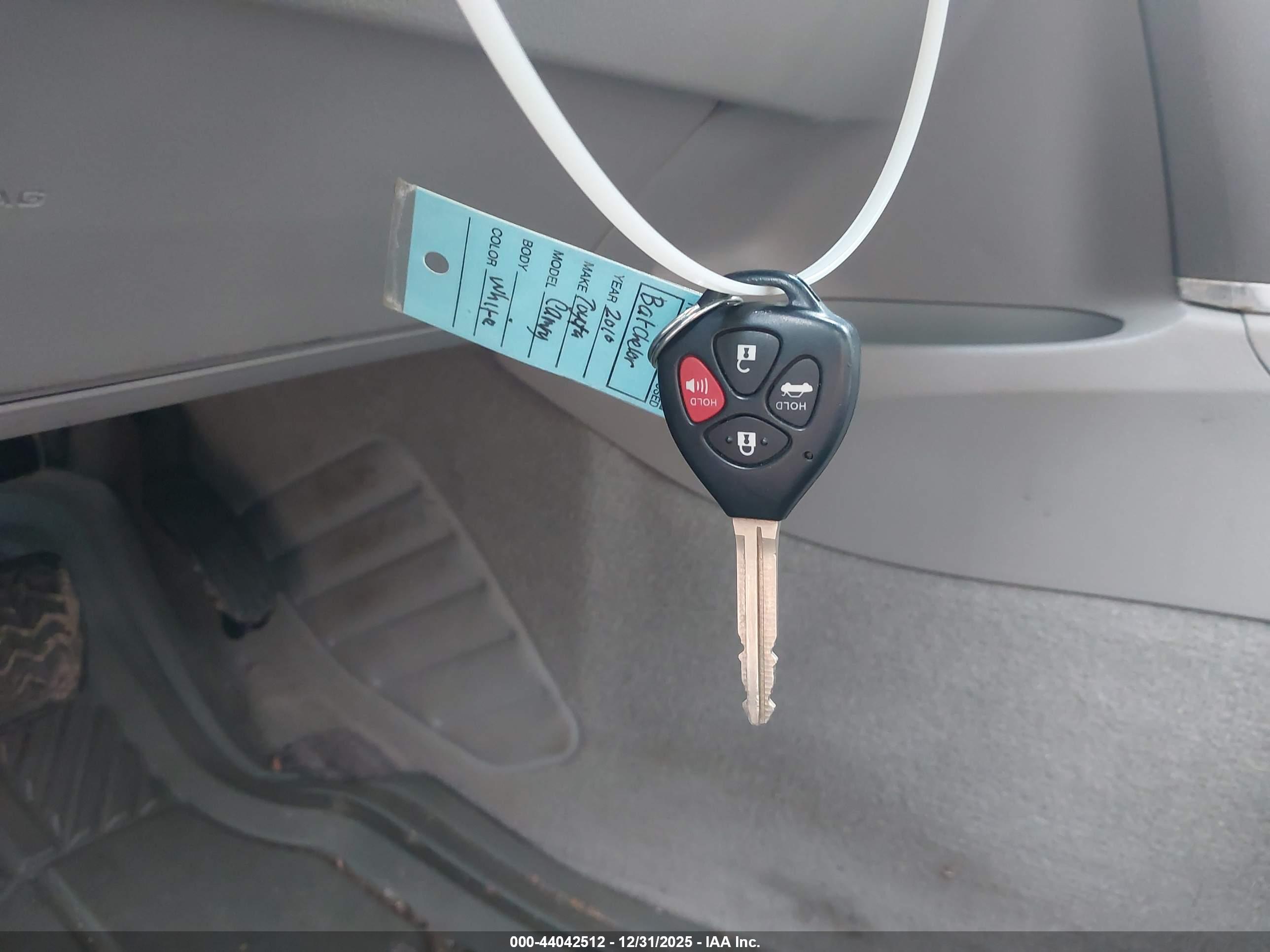 TOYOTA CAMRY image 11