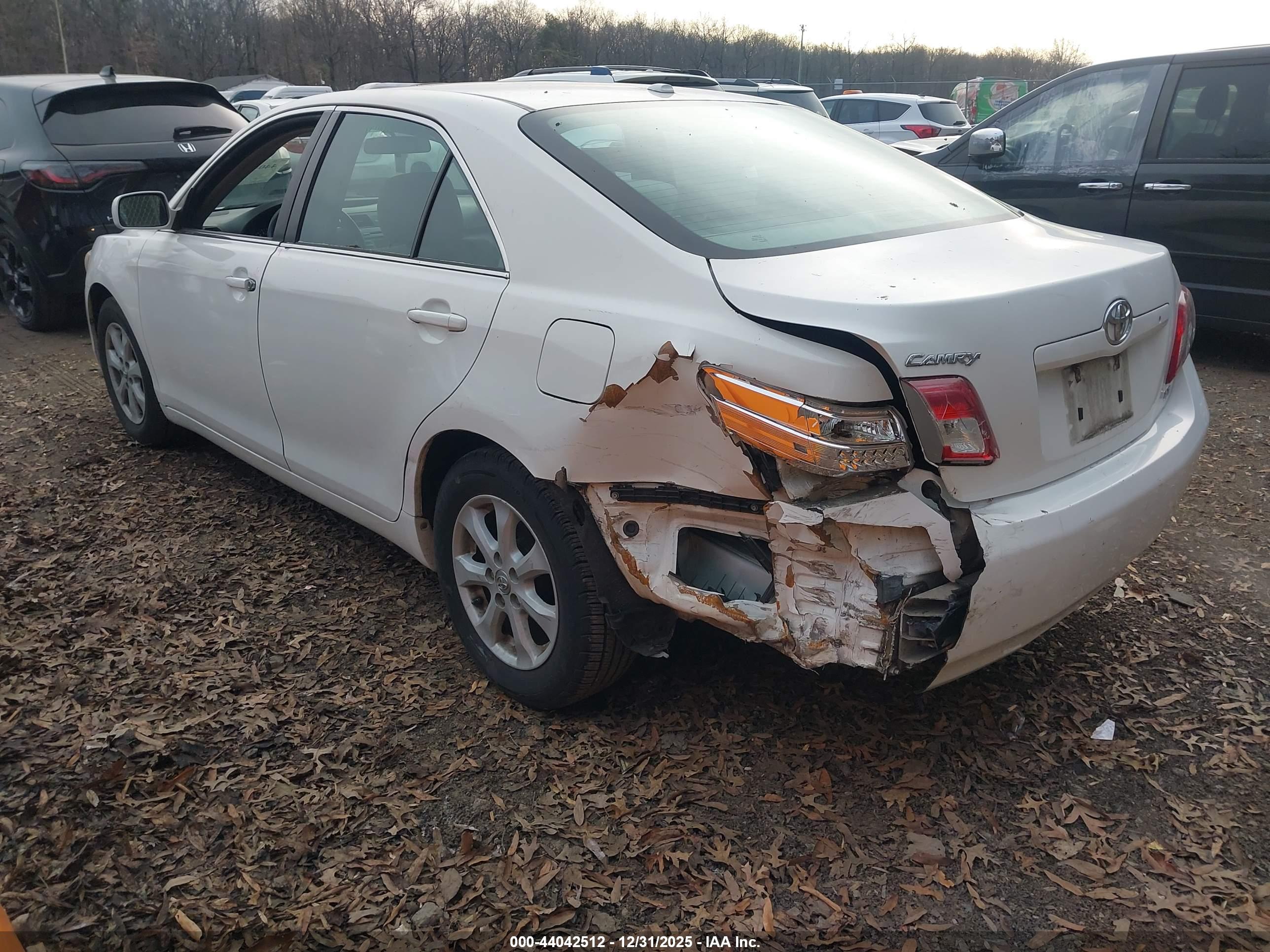 TOYOTA CAMRY image 3