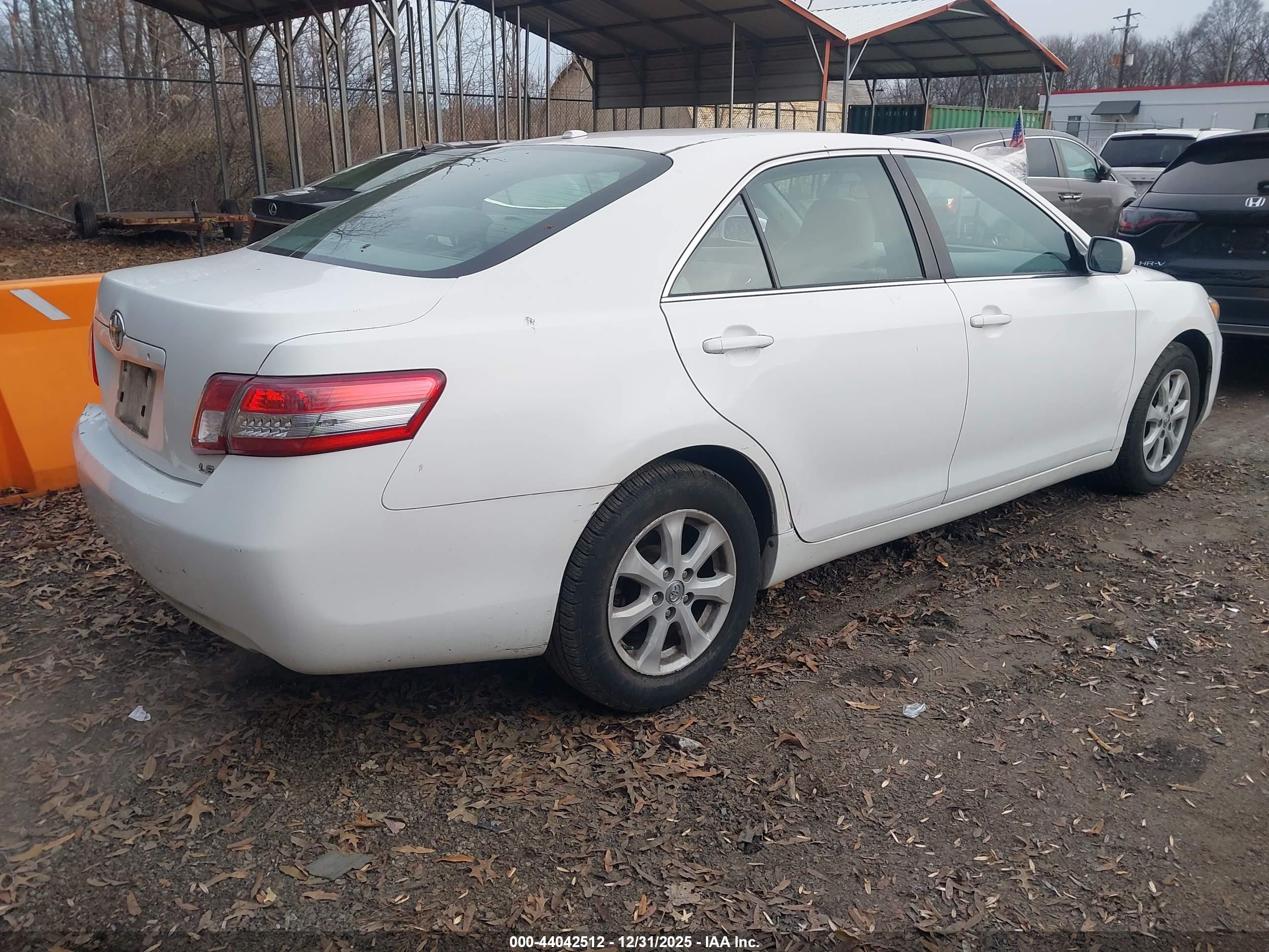 TOYOTA CAMRY image 4