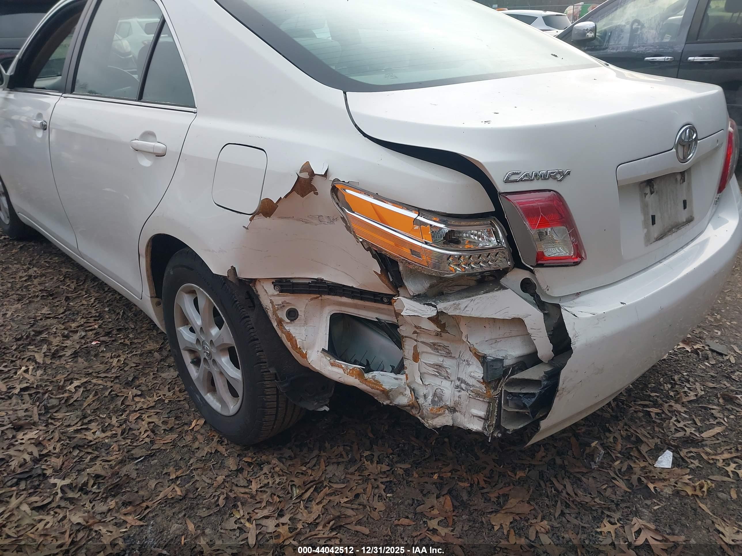 TOYOTA CAMRY image 6