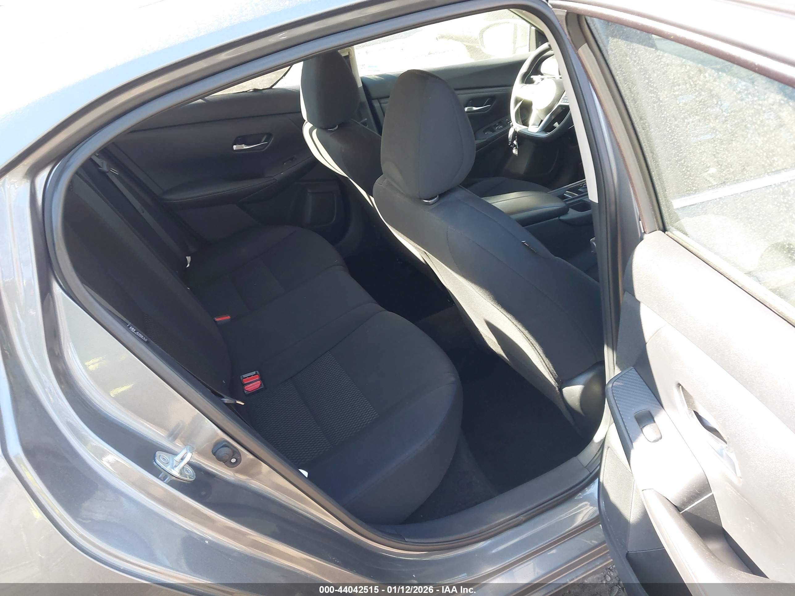 NISSAN SENTRA image 8