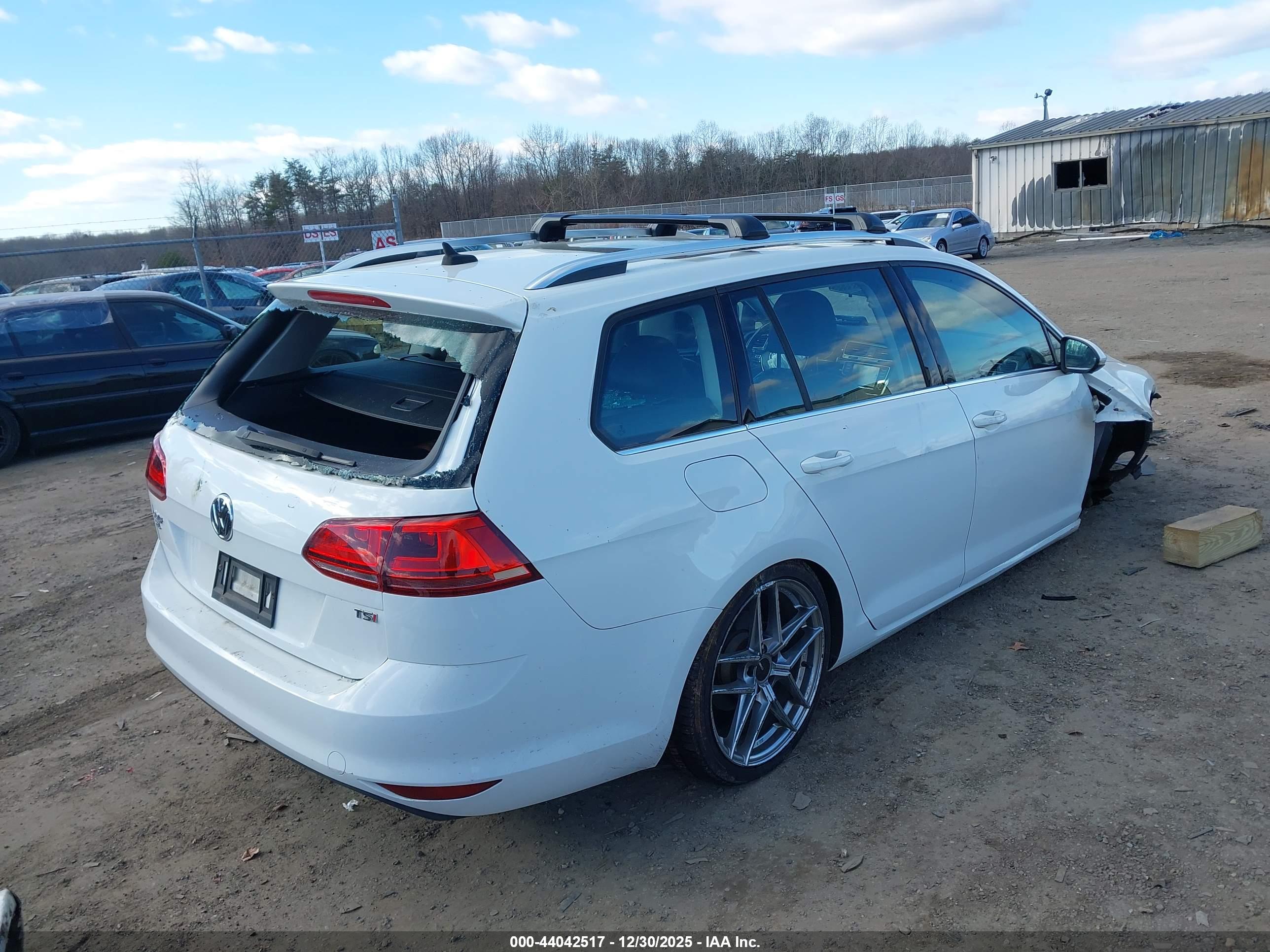 VOLKSWAGEN GOLF image 4