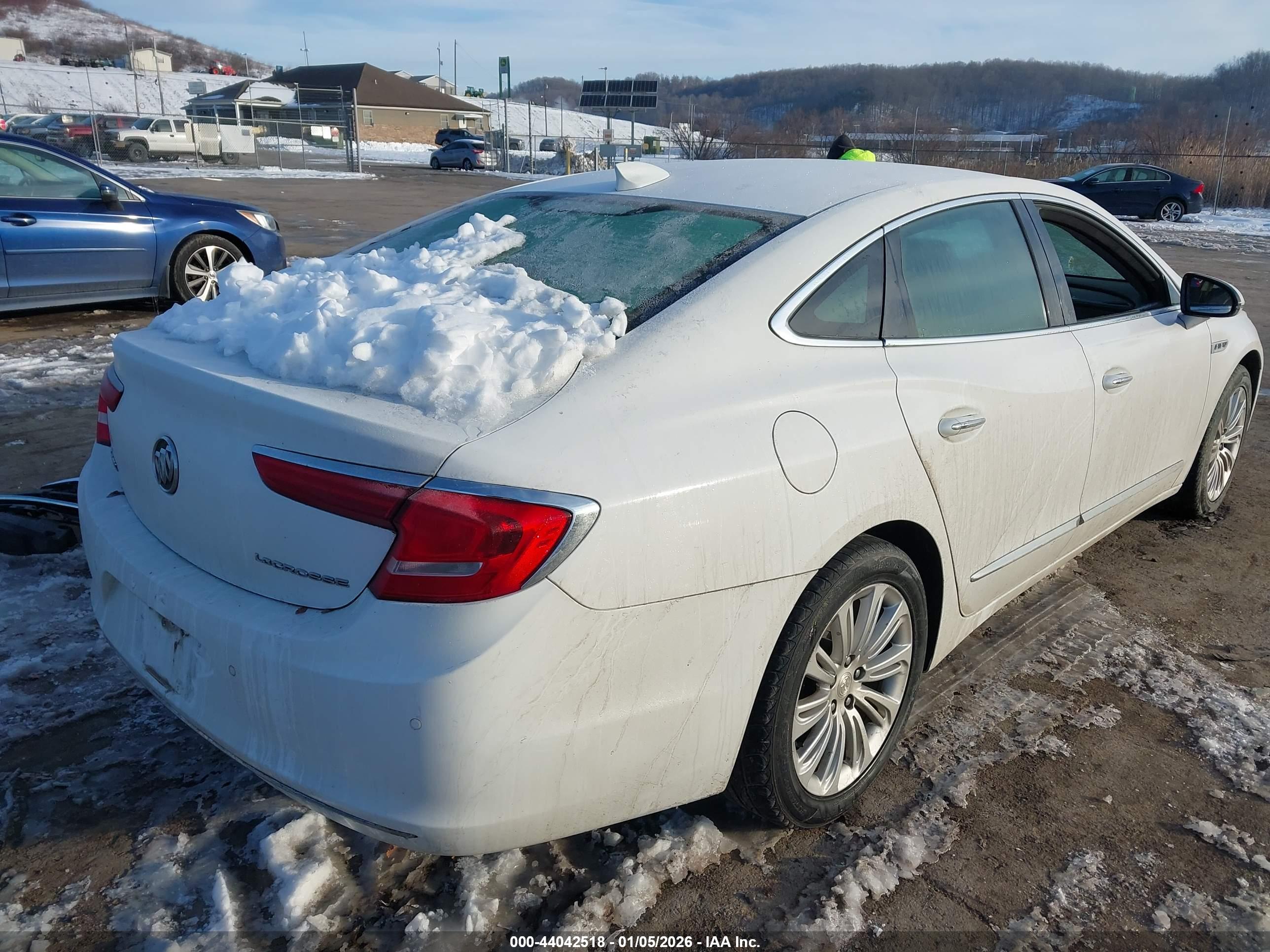 BUICK LACROSSE image 4