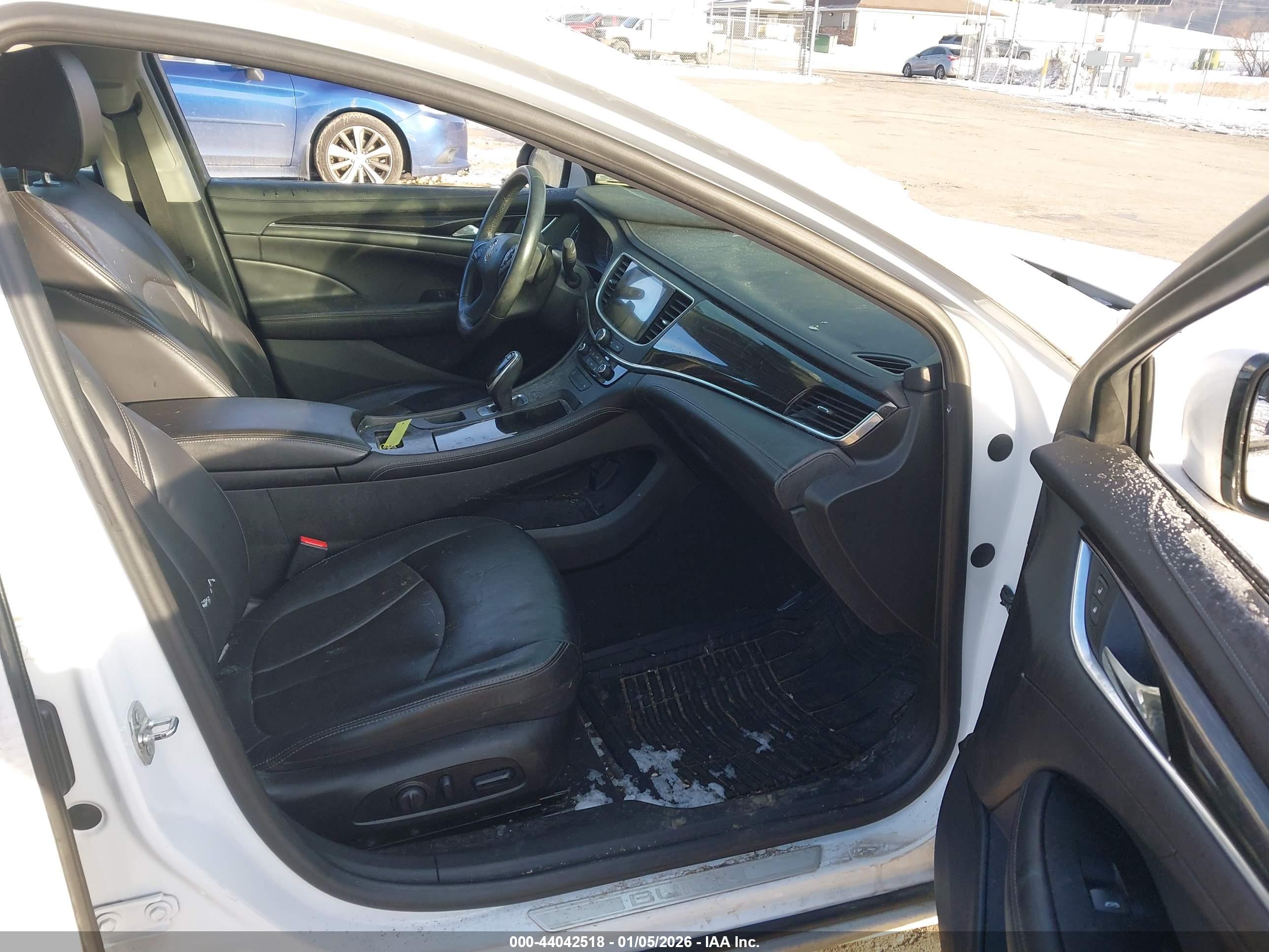 BUICK LACROSSE image 5