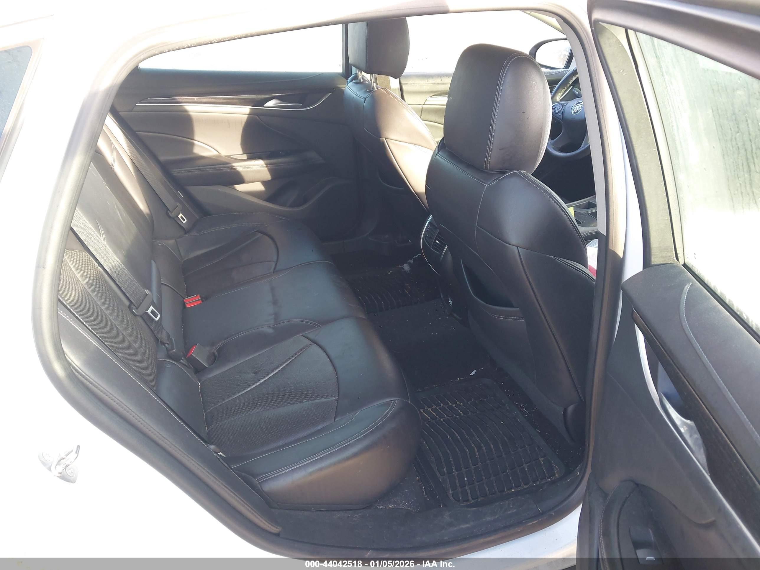BUICK LACROSSE image 8