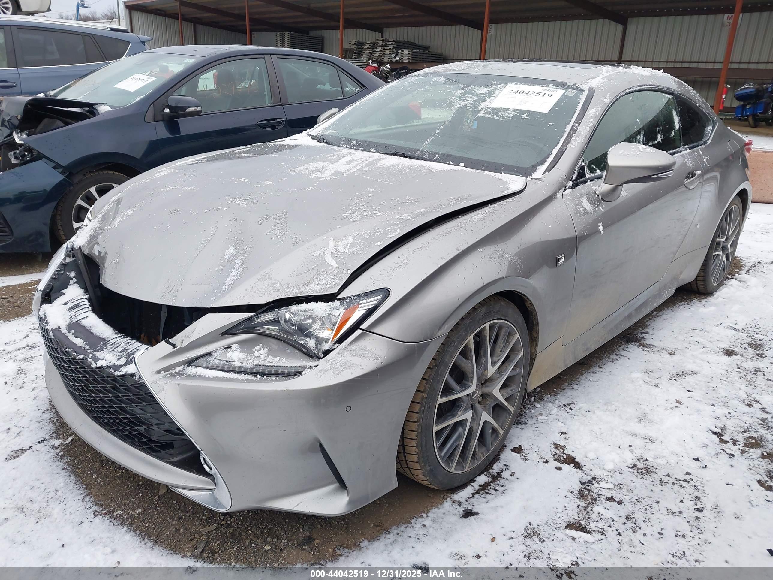 LEXUS RC image 2