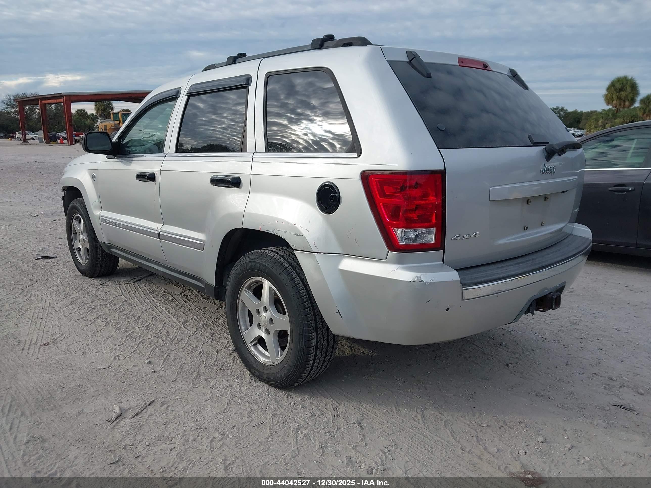 JEEP GRAND image 3